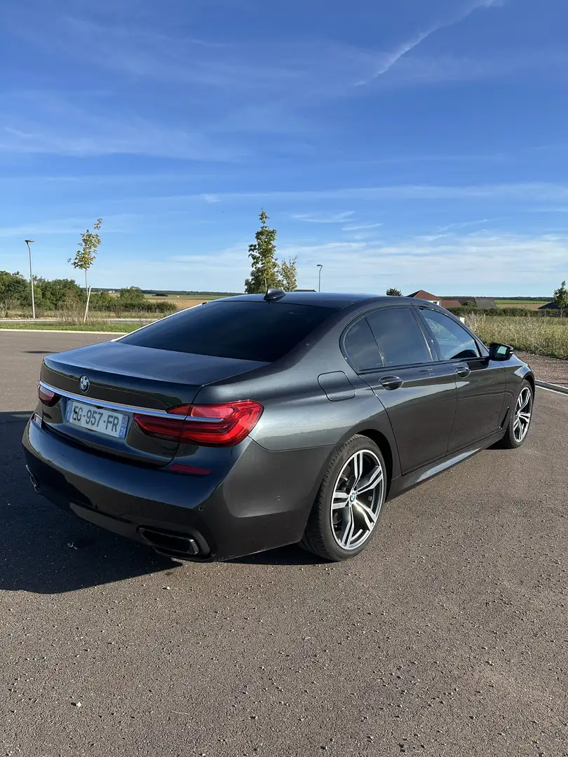 BMW 740 740d xDrive 320 ch M Sport A - 2