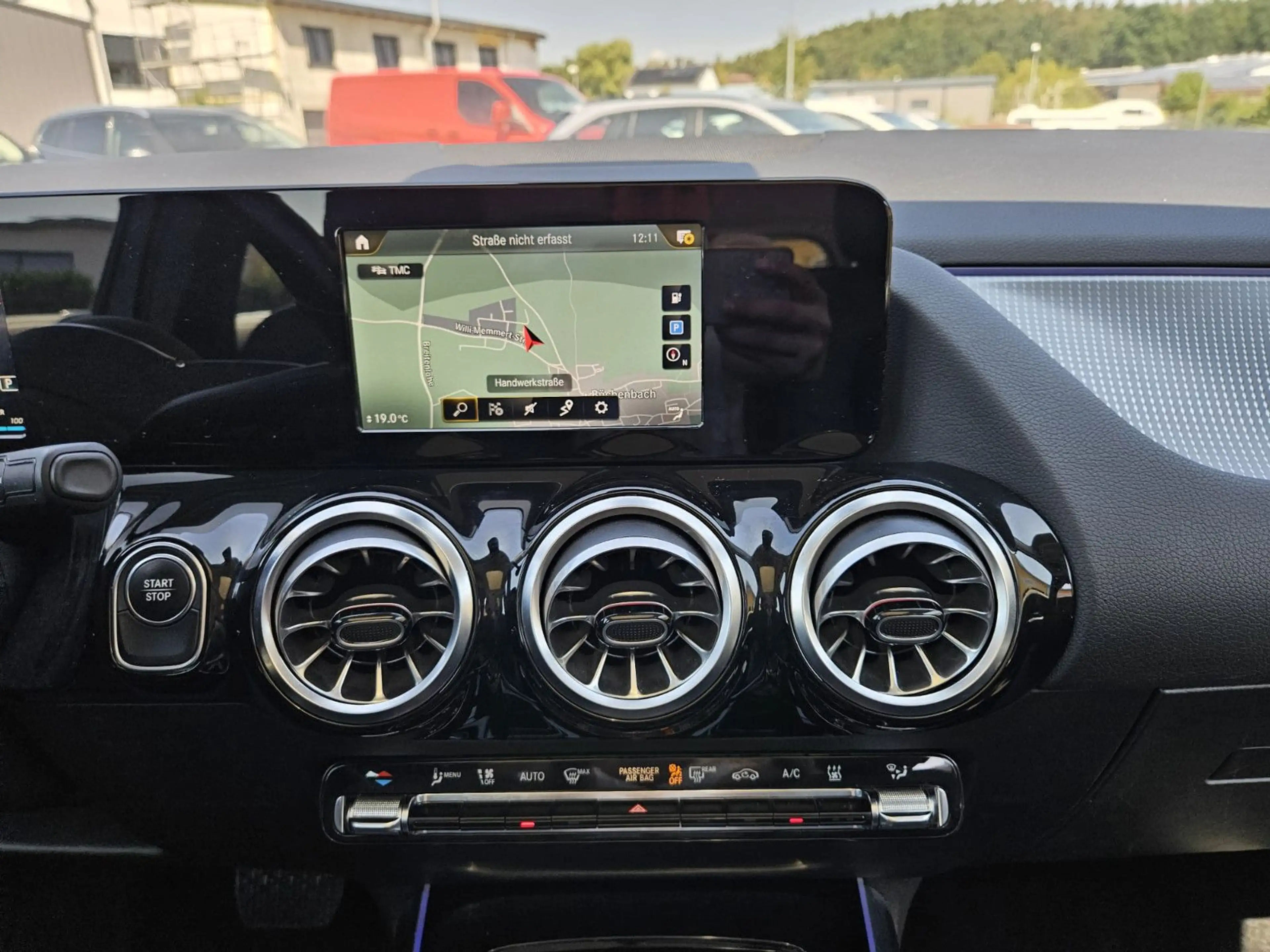 Mercedes-Benz EQA EQA 250 Progressive*Panoramadach*AHK*1Hand — photo 14