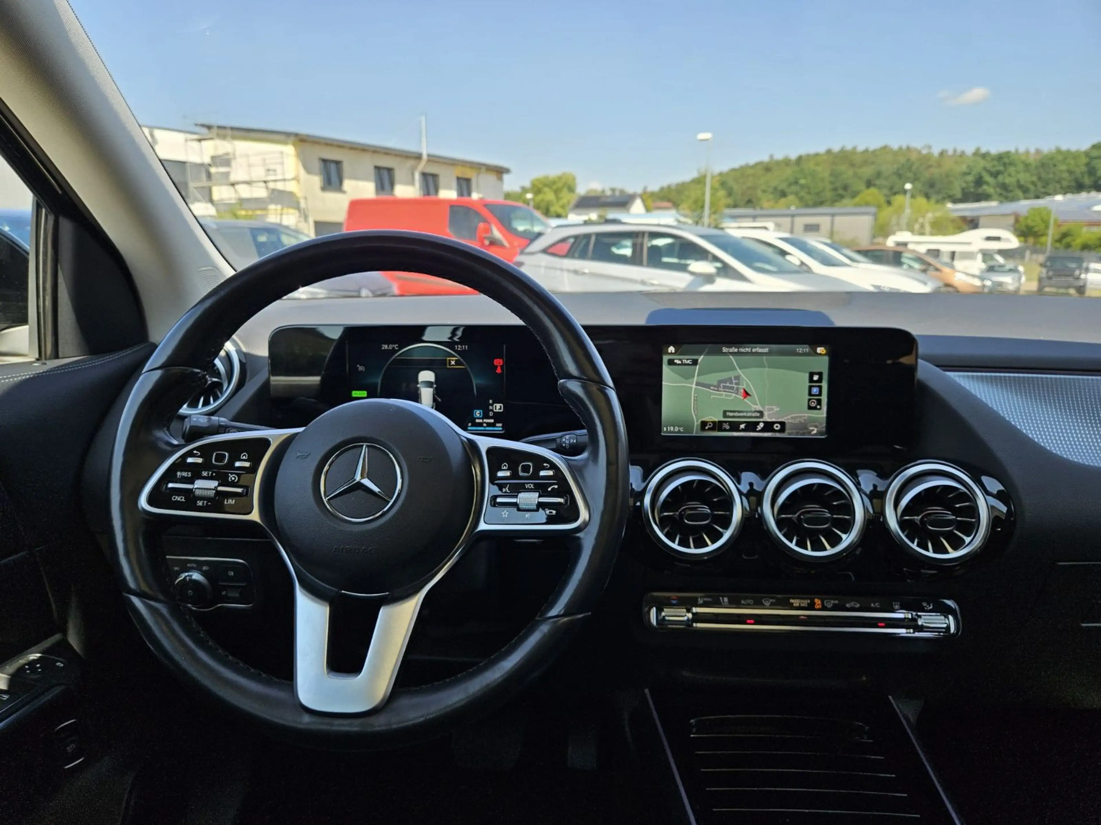 Mercedes-Benz EQA EQA 250 Progressive*Panoramadach*AHK*1Hand — photo 11