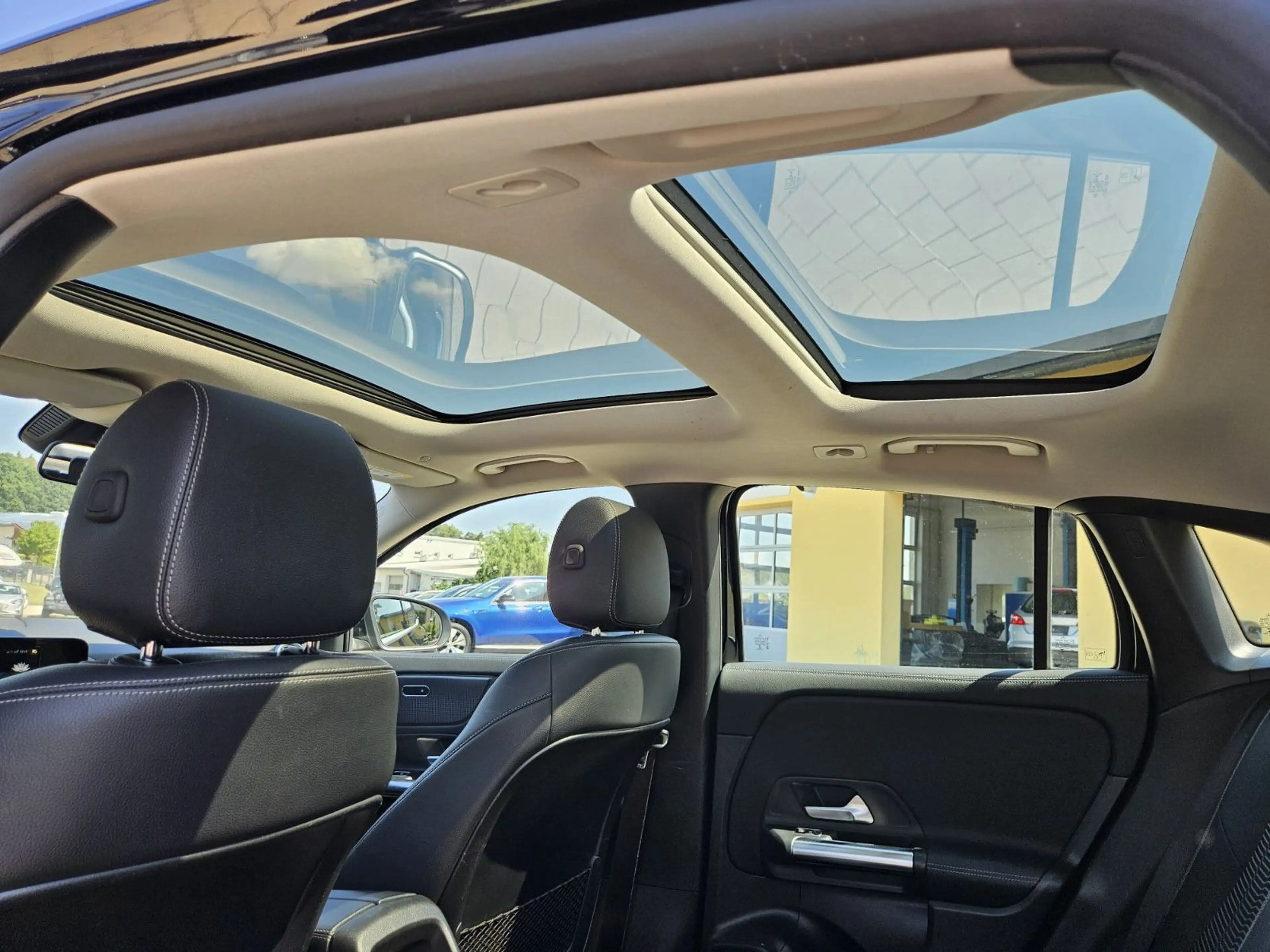 Mercedes-Benz EQA EQA 250 Progressive*Panoramadach*AHK*1Hand — photo 10