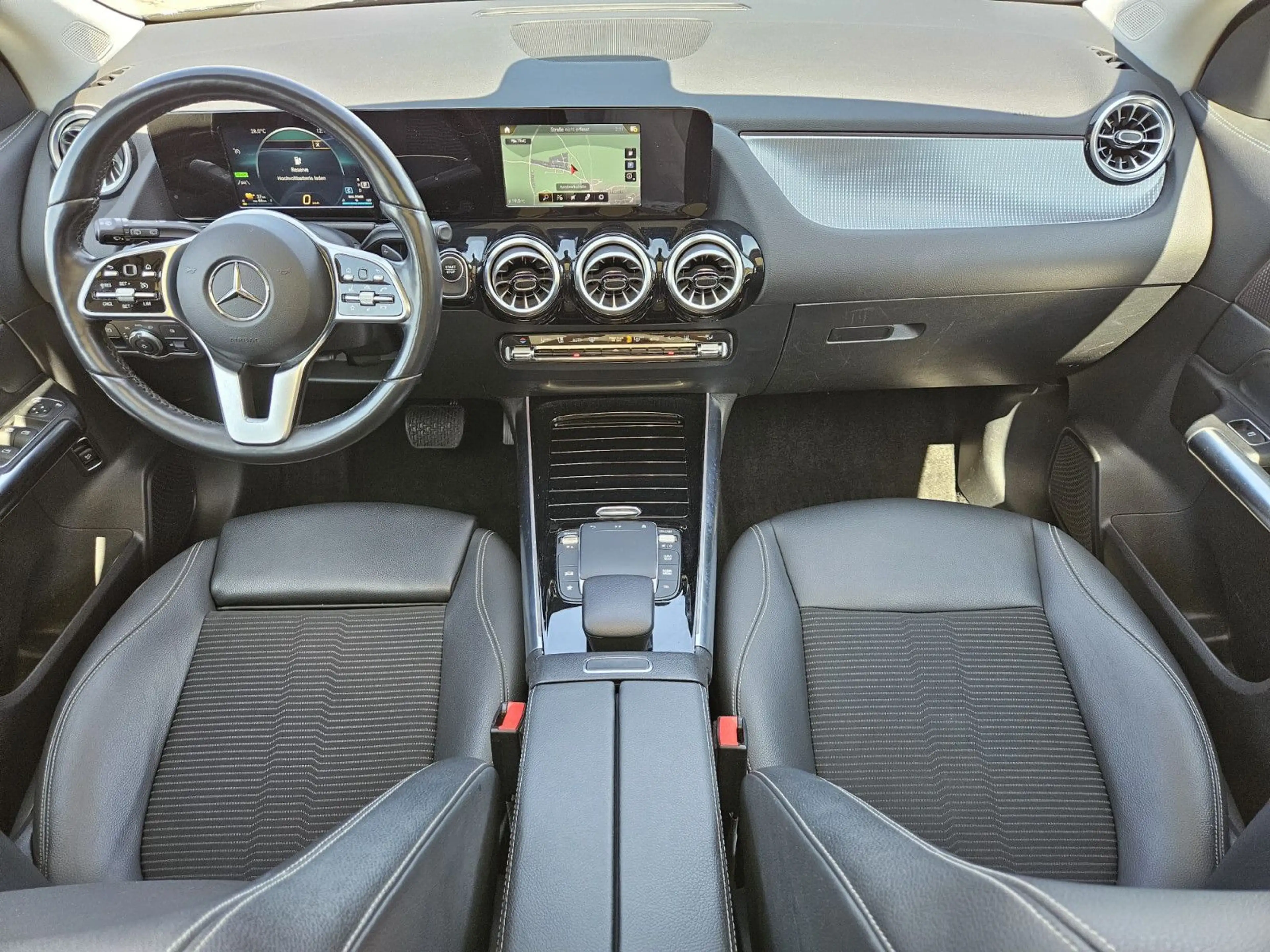Mercedes-Benz EQA EQA 250 Progressive*Panoramadach*AHK*1Hand — photo 9