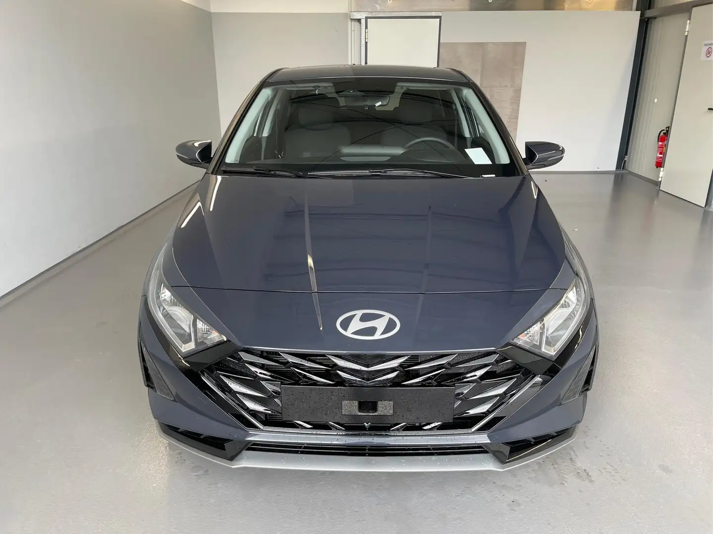 Hyundai i20 Family 1.0 T-GDI Kamera+Sitzheizung+Navi+Alu16+... Grau - 2