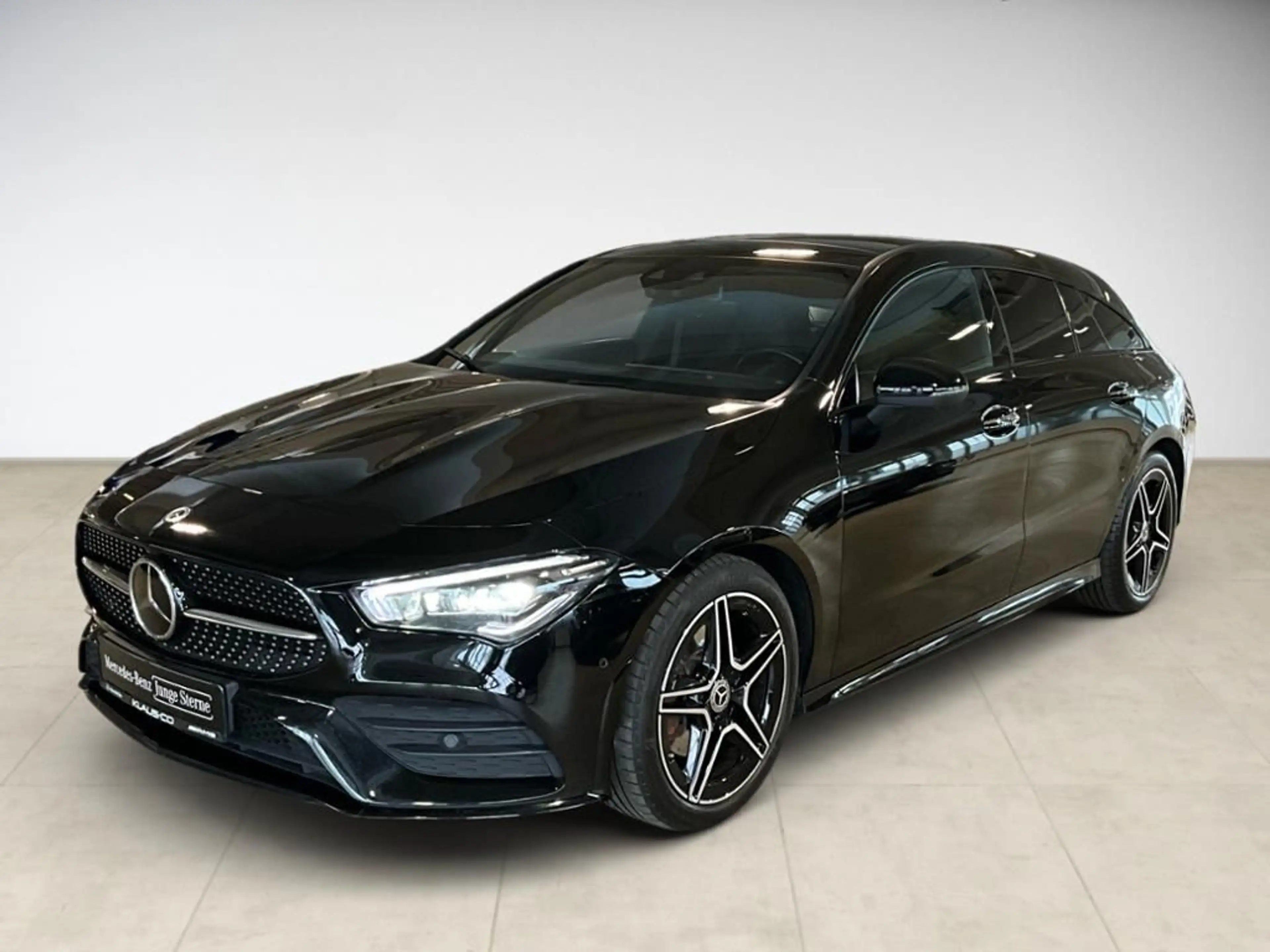 Mercedes-Benz CLA 220 CLA 220 d AMG Shooting Brake 360 ACC AUT Kam. LM