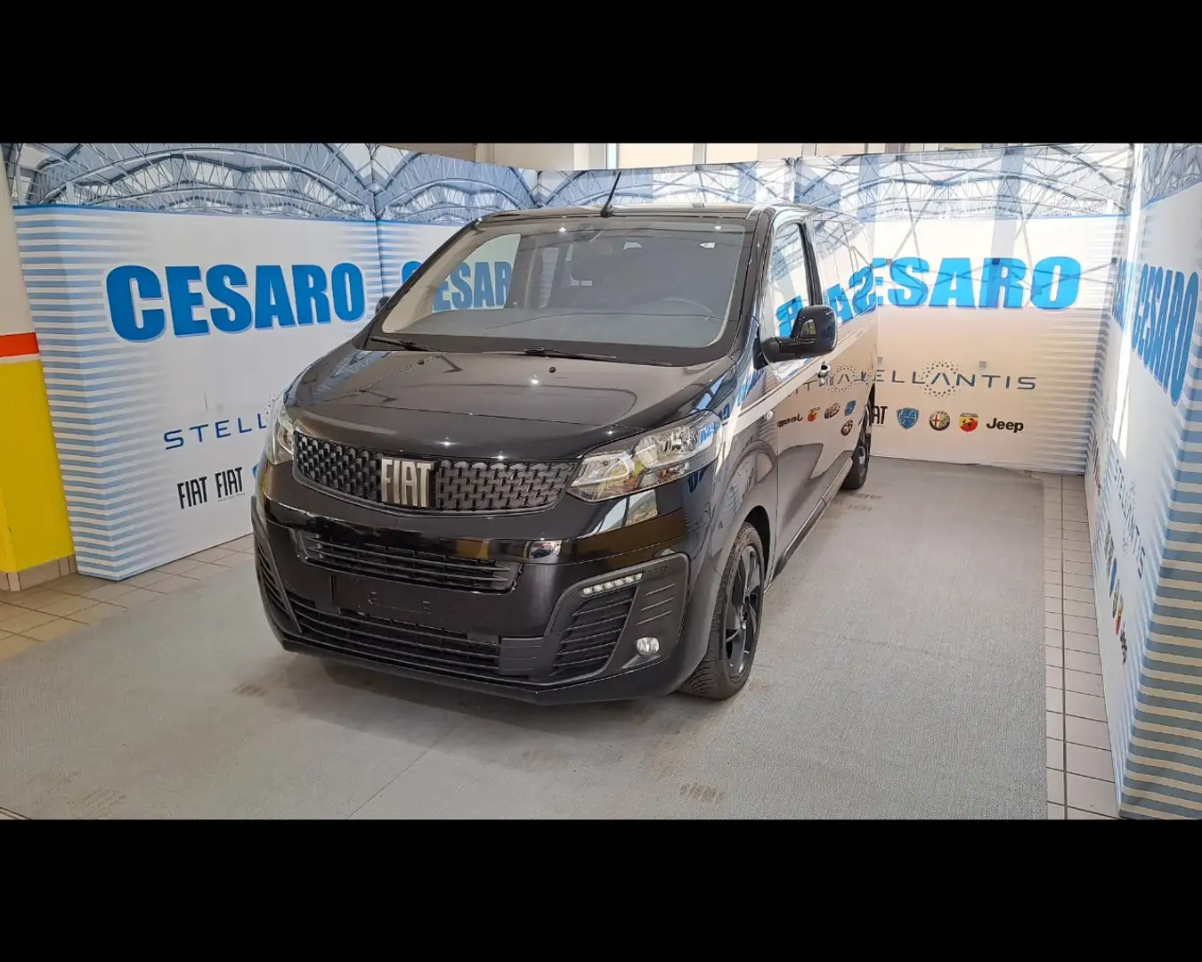 Fiat Scudo 2.0 BlueHDi 145 CV AT8 PL-TN Furgone Lounge Czarny - 2