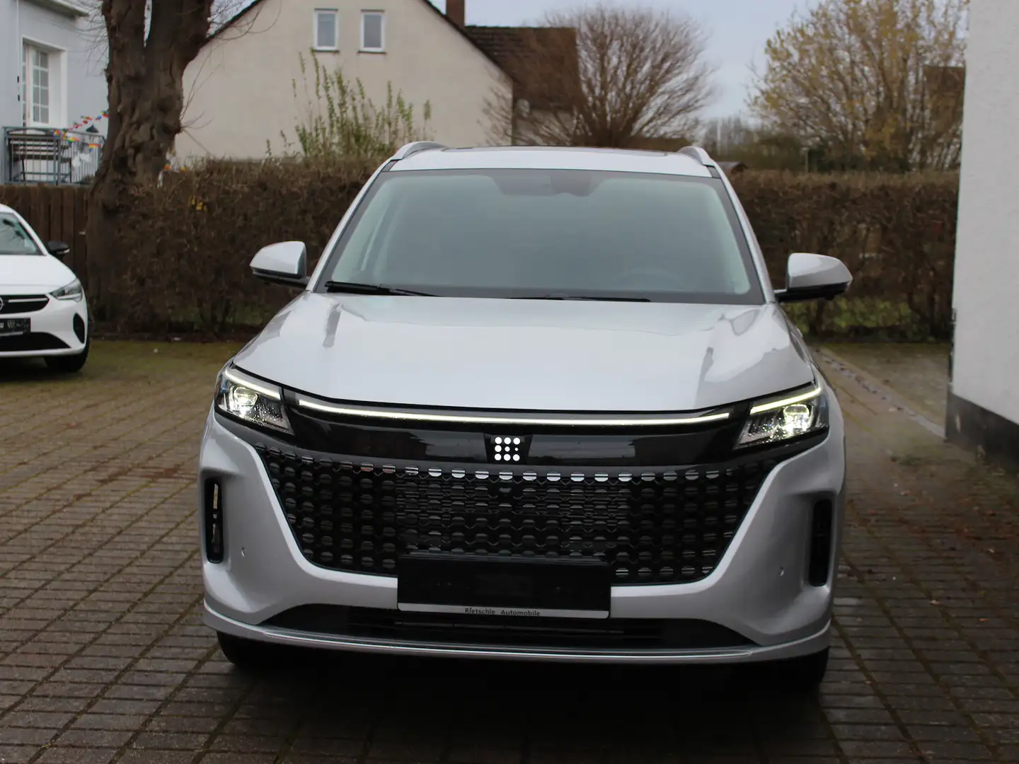 DFSK Fengon E5 PHEV 130 kW AT Plugin-Hybrid Argent - 2