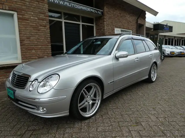 Mercedes-Benz E 500 Avantgarde 4-Matic