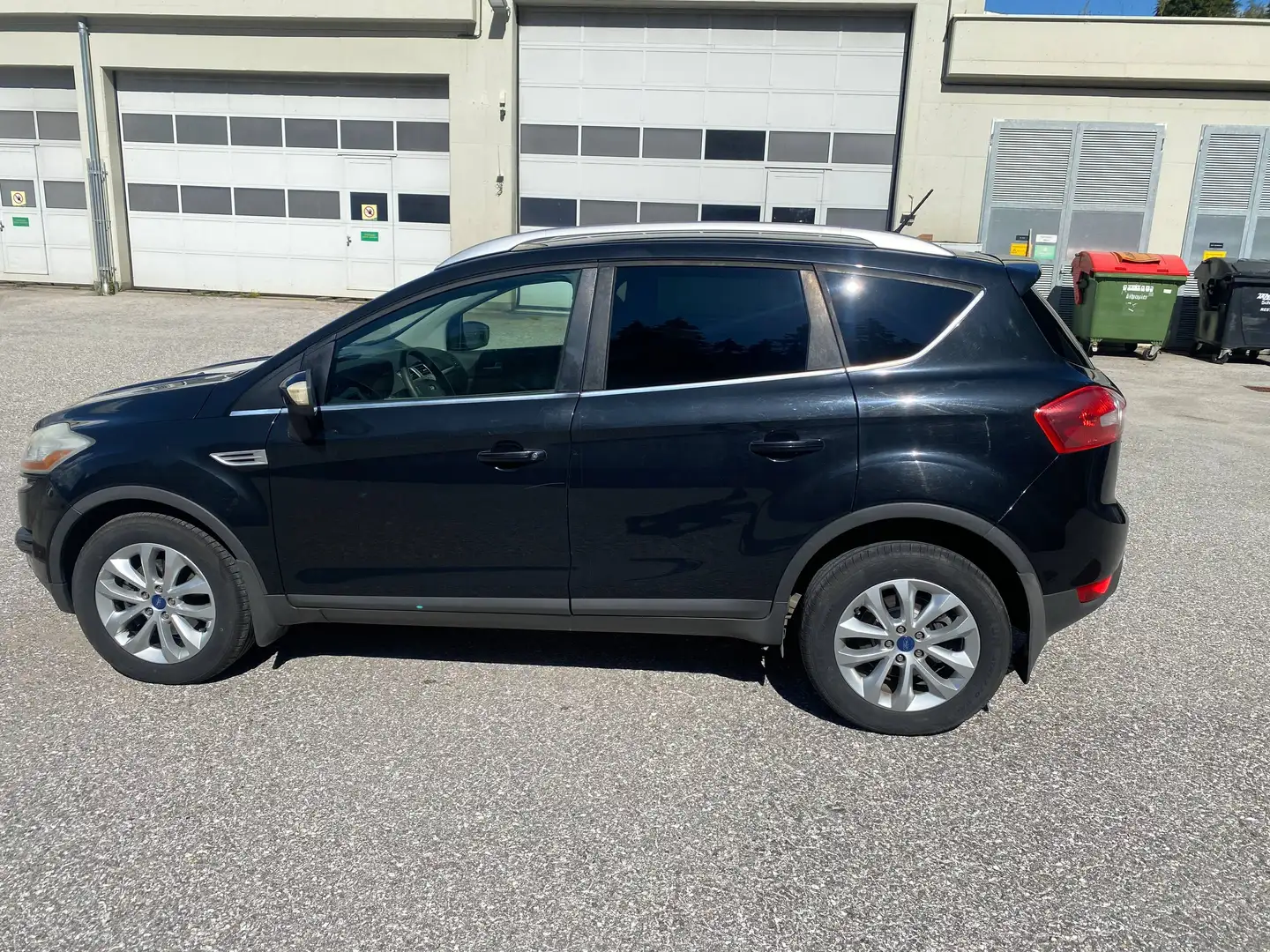 Ford Kuga Kuga 2,0 Titanium 4x4 TDCI DPF Titanium Schwarz - 1