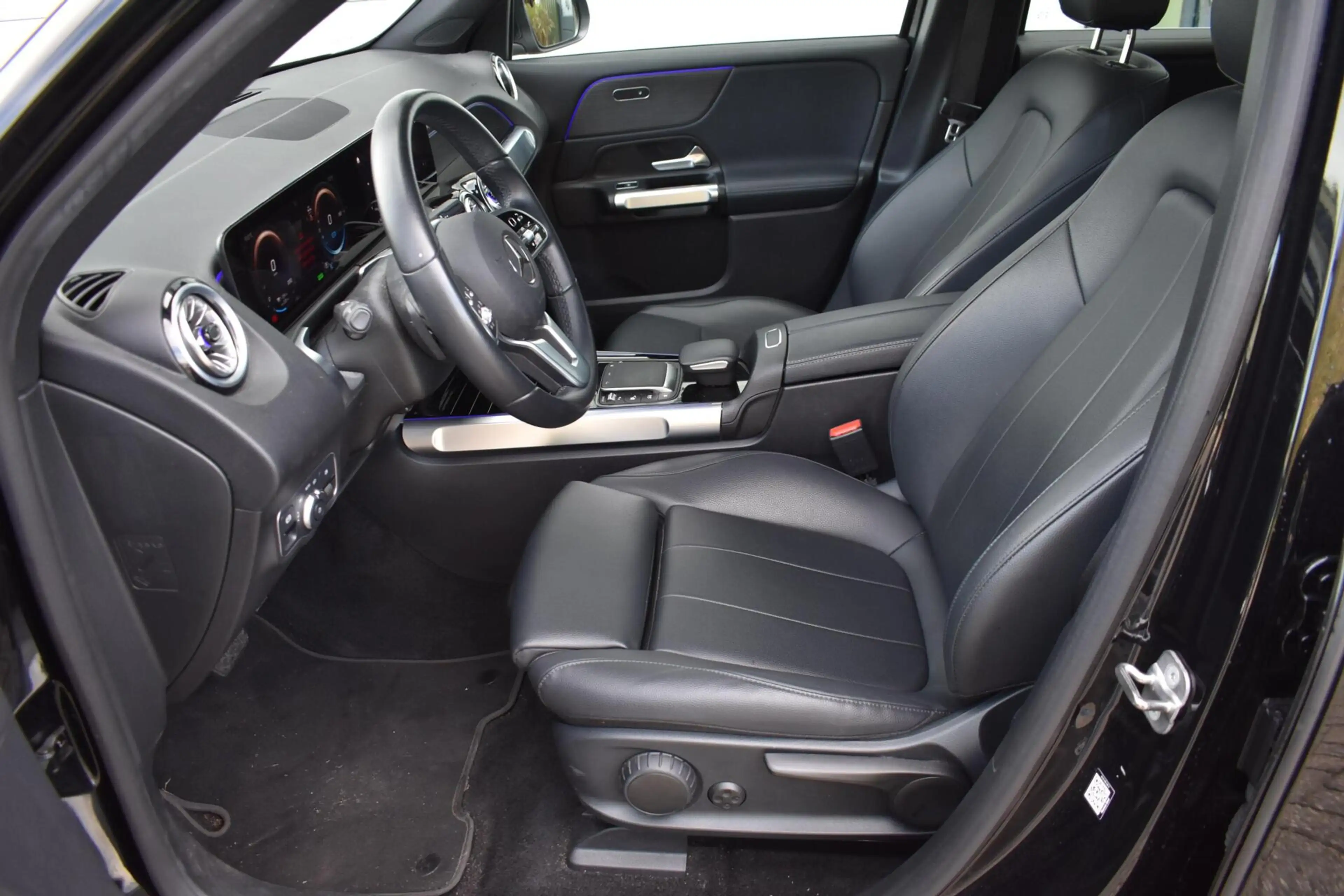 Mercedes-Benz EQB 250 Luxury Line 67 kWh | Sfeerverlichting | Camera | S — photo 8