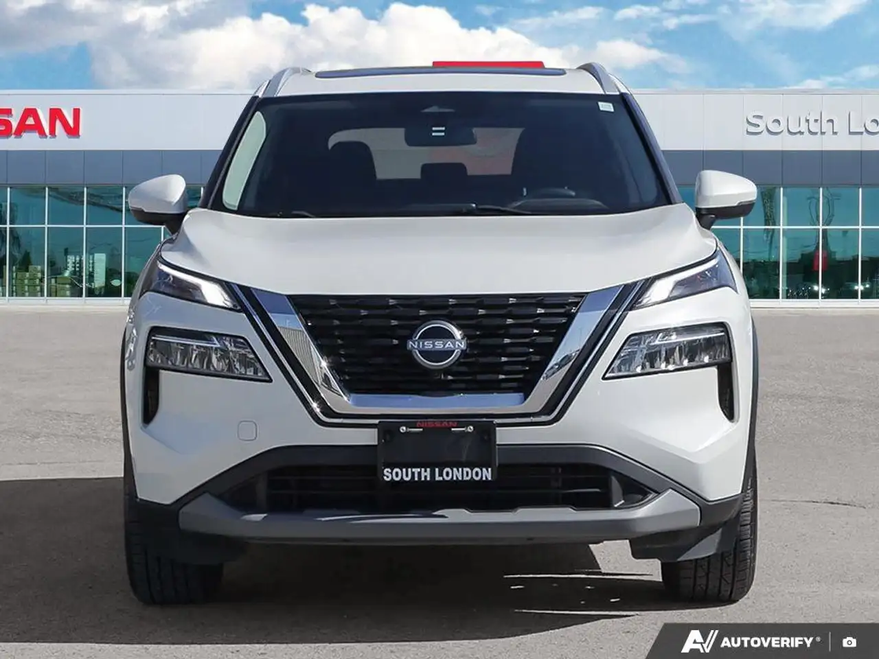 Nissan Rogue снимка Nissan Rogue