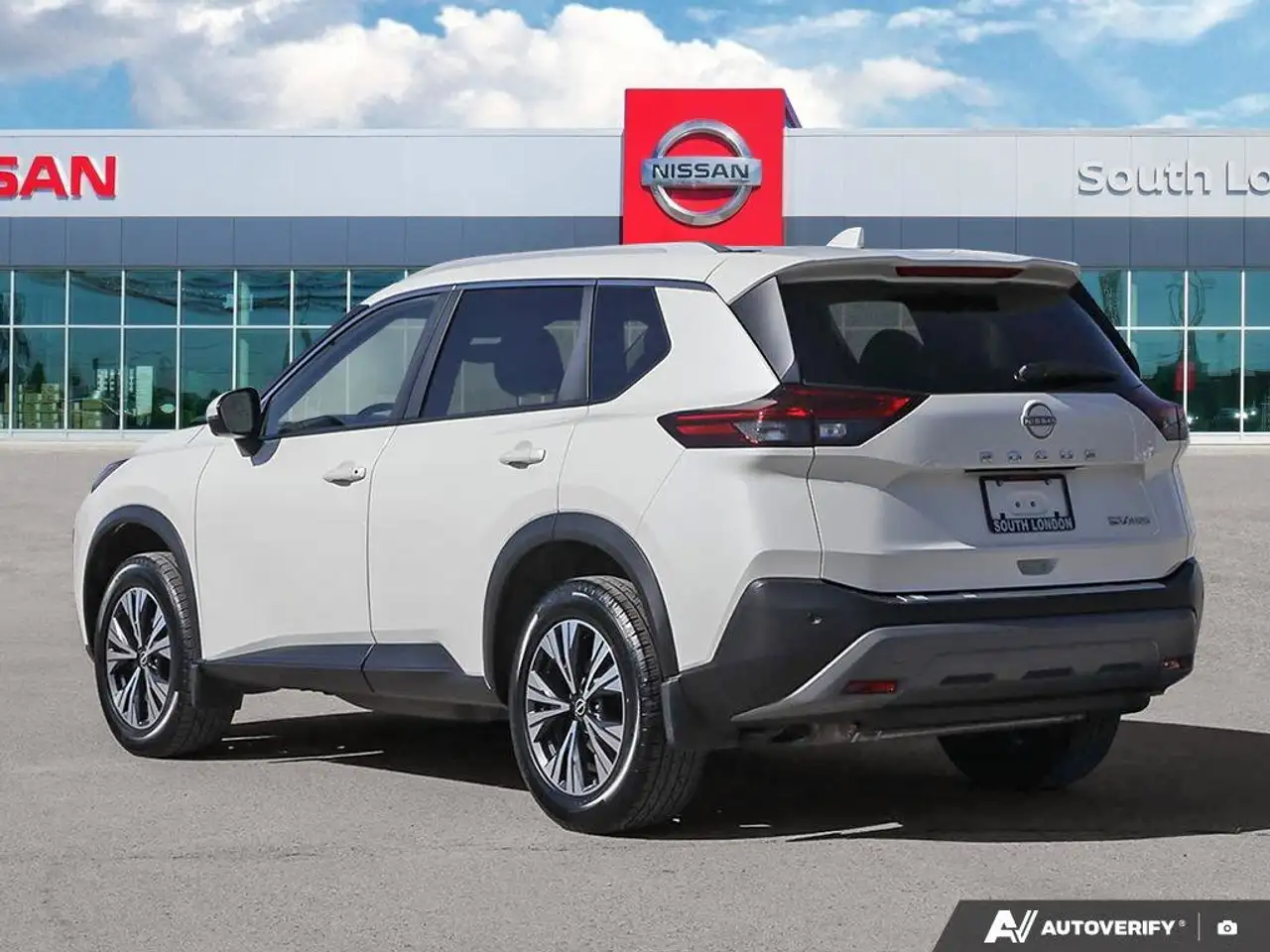 Nissan Rogue снимка Nissan Rogue