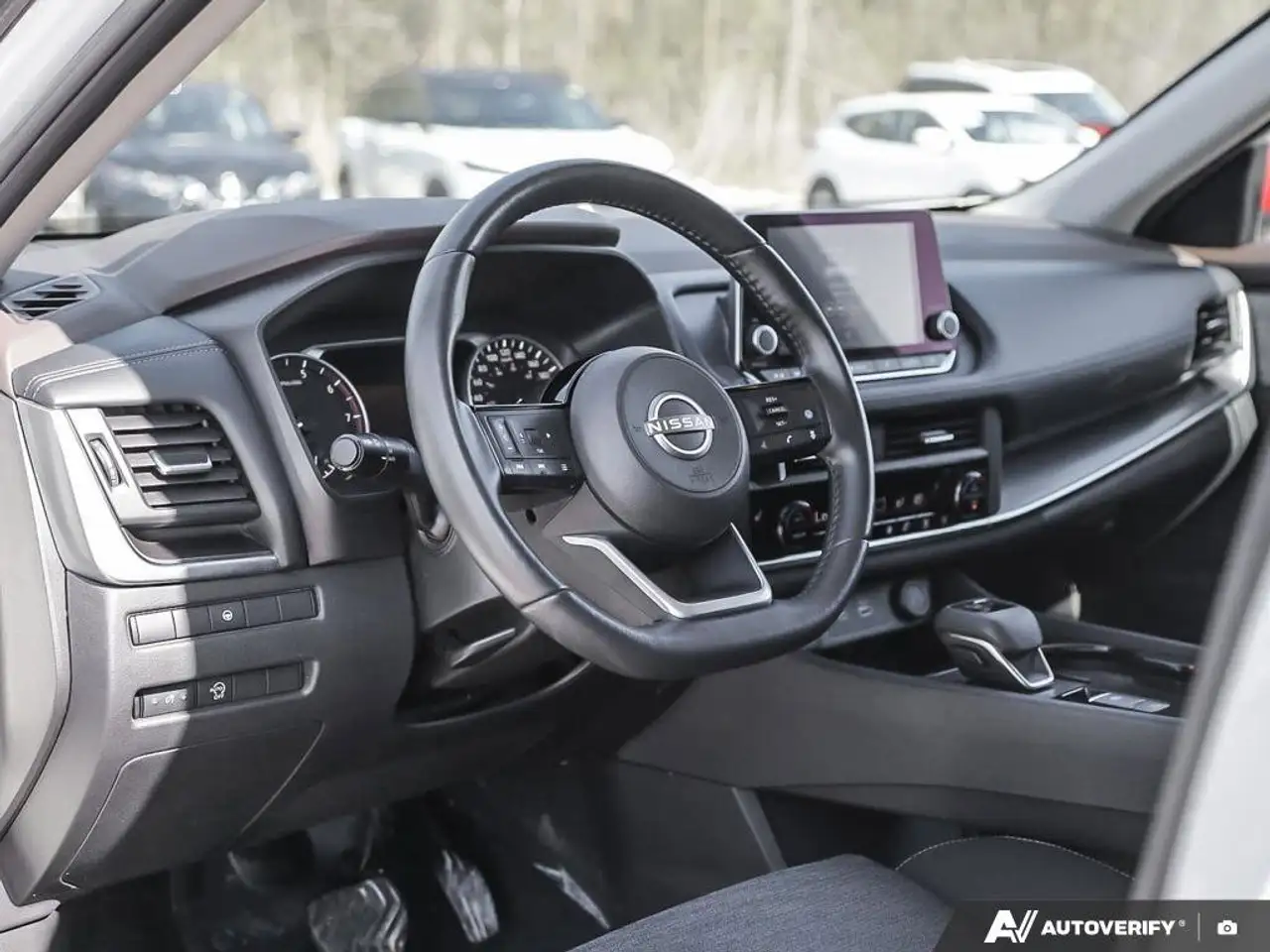 Nissan Rogue снимка Nissan Rogue