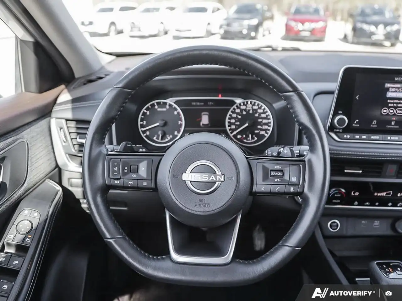 Nissan Rogue снимка Nissan Rogue