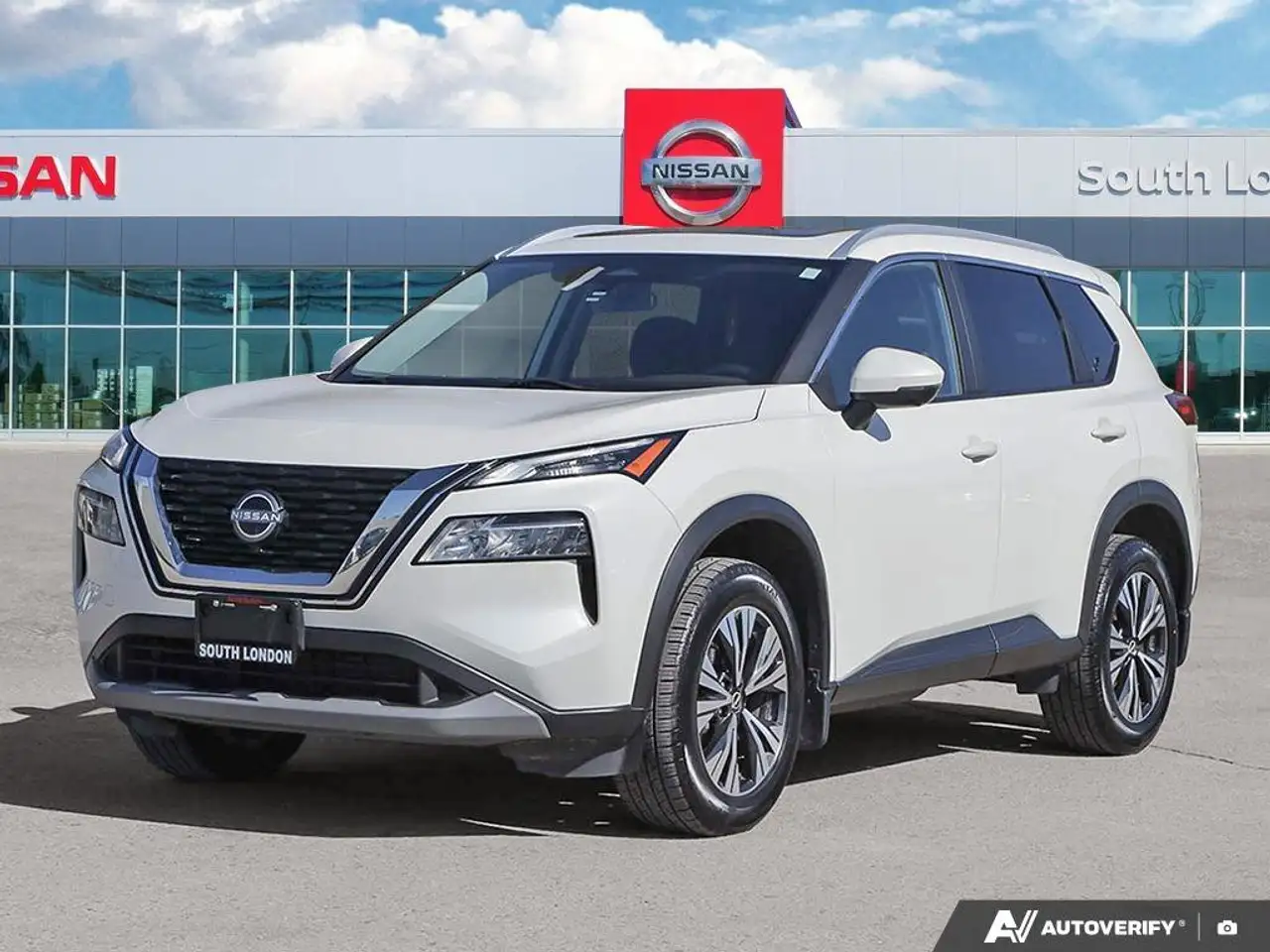Nissan Rogue снимка Nissan Rogue