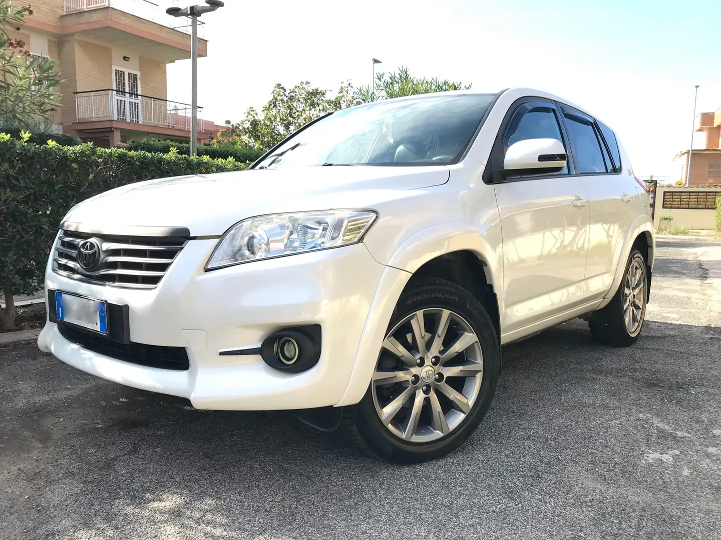 Toyota RAV 4 RAV4 Crossover 2.2 d-4d Executive 150cv auto Bianco - 1