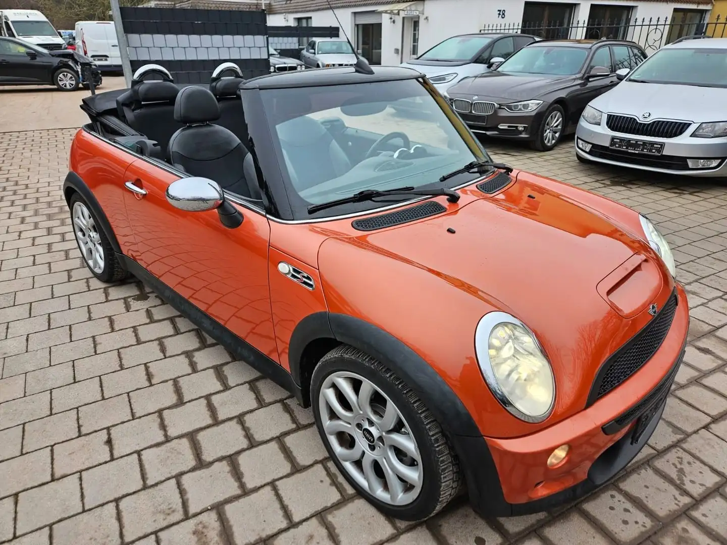 MINI Cooper S Cabrio Cooper S Orange - 2