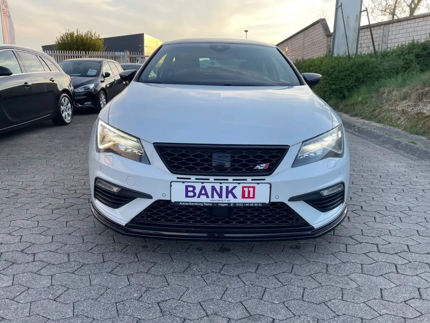 SEAT Leon SC Cupra 300 EGO X HG Motorsport Weiß - 2