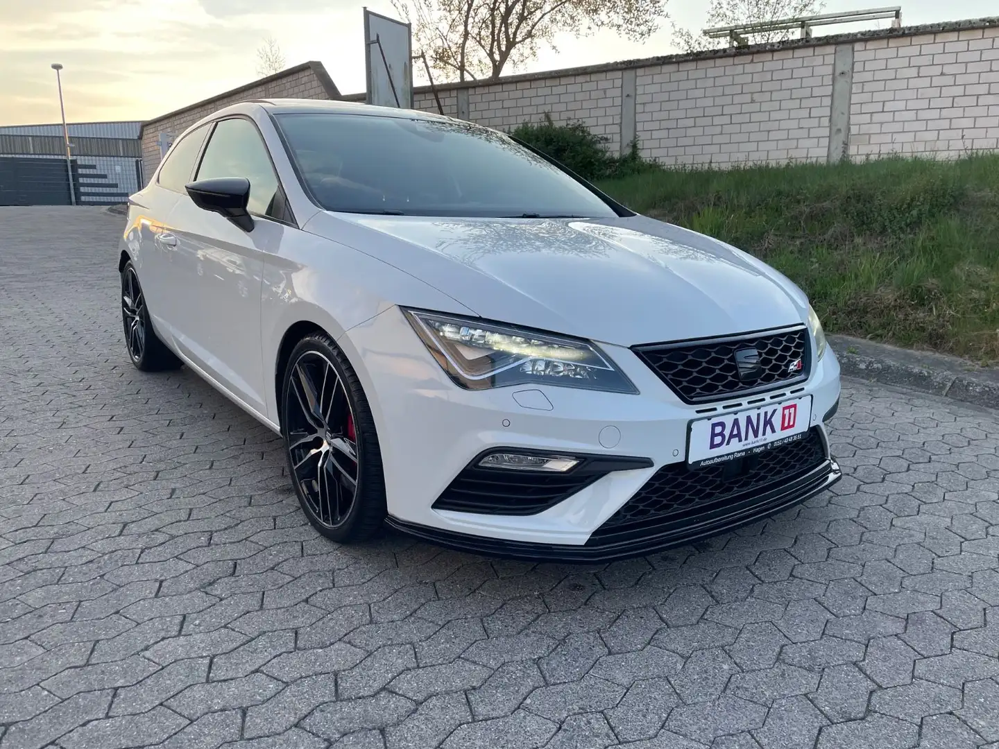 SEAT Leon SC Cupra 300 EGO X HG Motorsport Weiß - 1