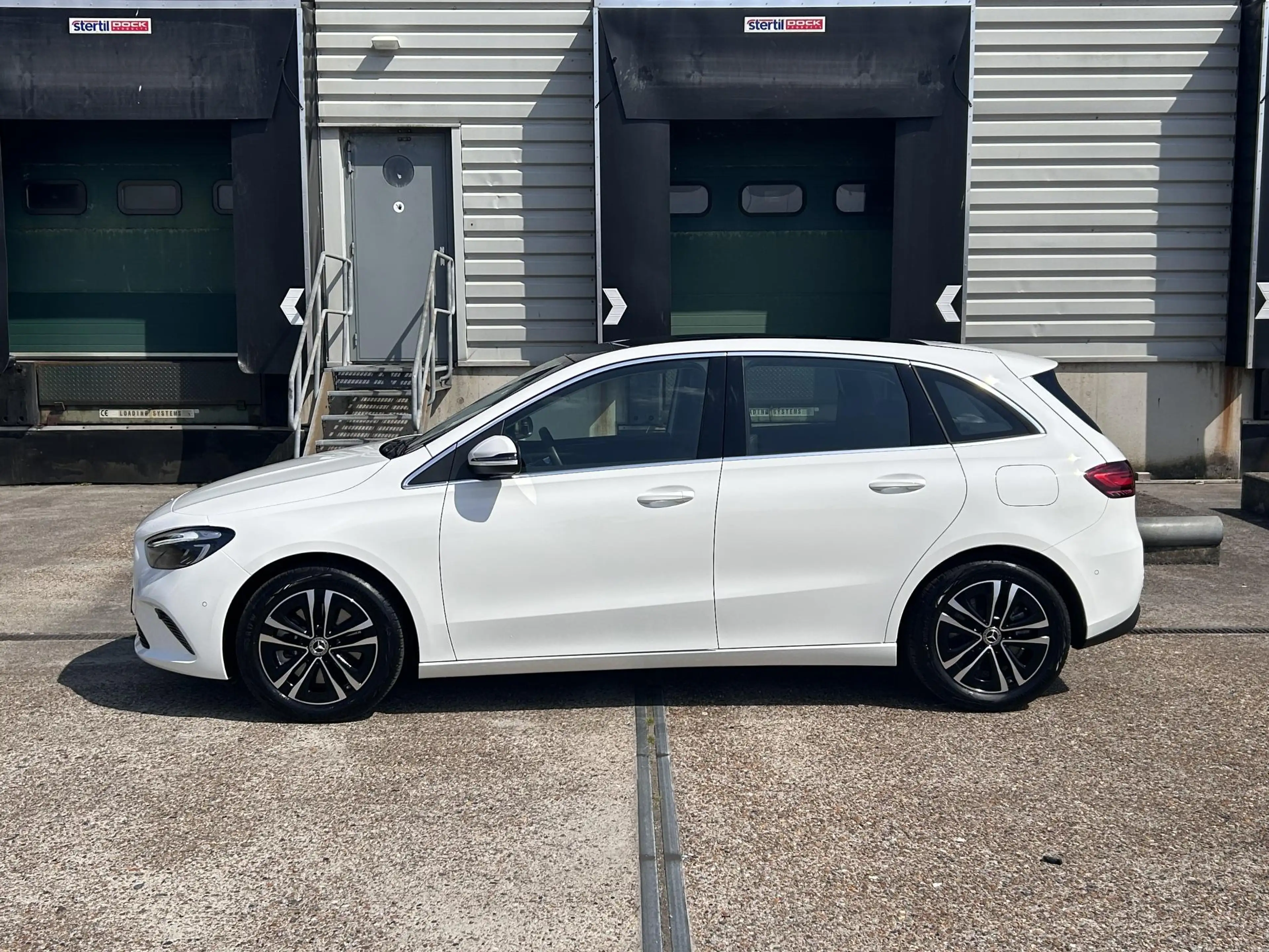 Mercedes-Benz B 250 e Luxury Line | Panoramadak | Trekhaak | Keyless E — photo 3