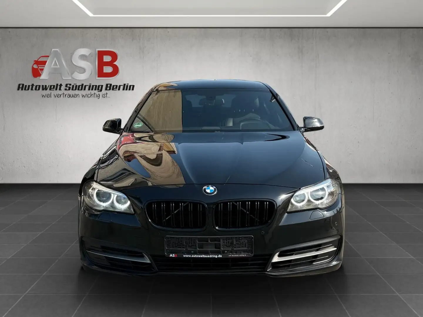 BMW 520 d xDrive Lim. Automatik*Leder*Navi*Xenon* Noir - 2