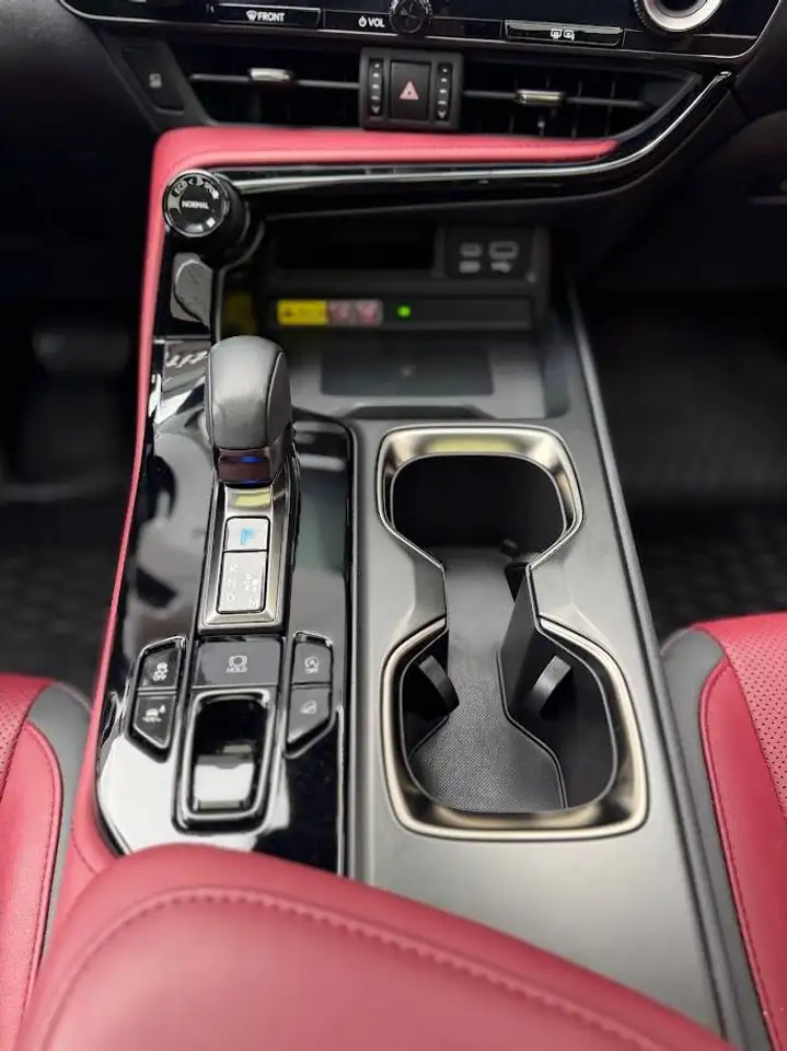 Lexus NX снимка Lexus NX