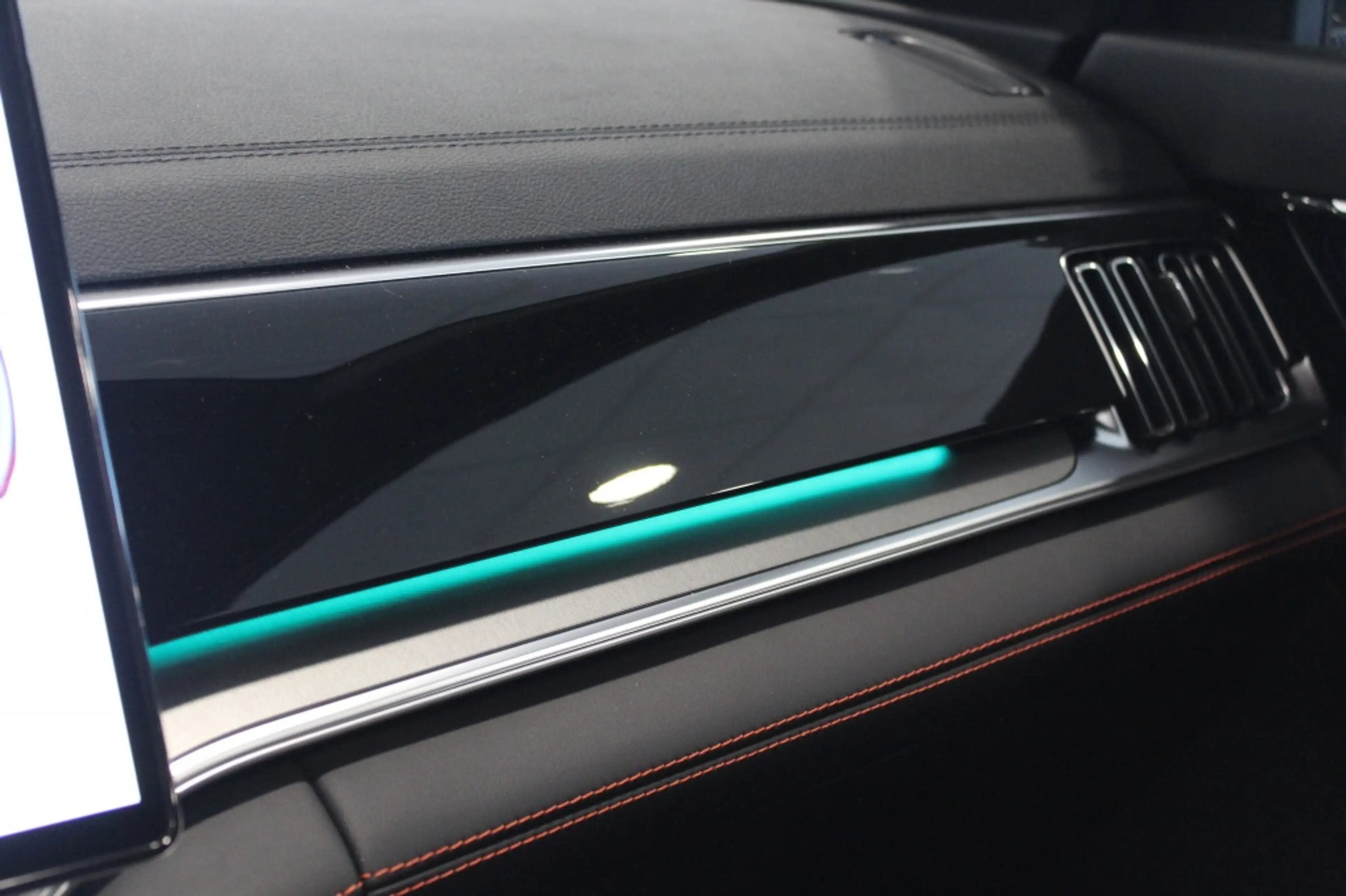 BYD Seal U 1.5 DM-i FWD Boost/CARPLAY/PANO/CAMERA — photo 18