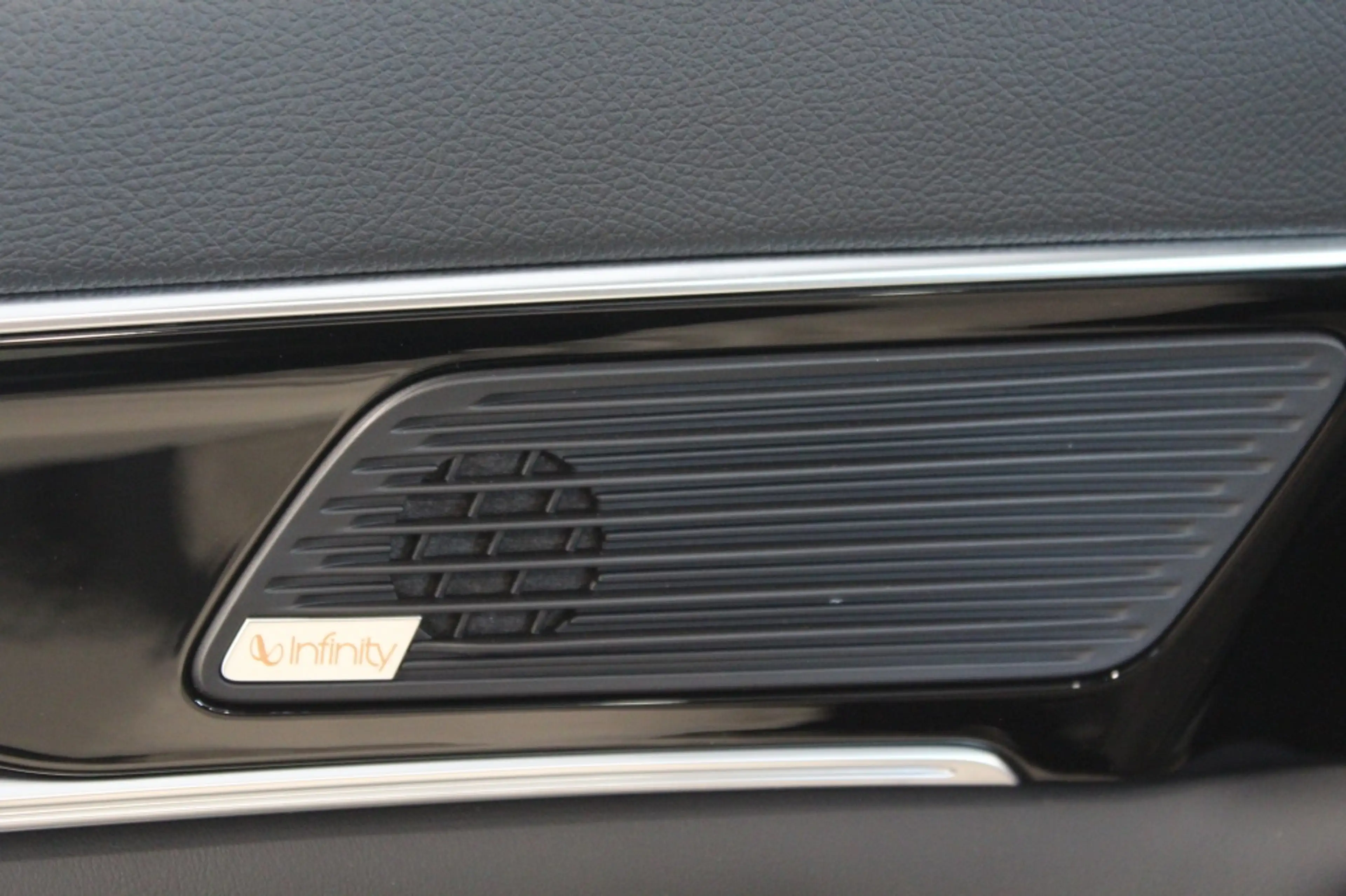 BYD Seal U 1.5 DM-i FWD Boost/CARPLAY/PANO/CAMERA — photo 22