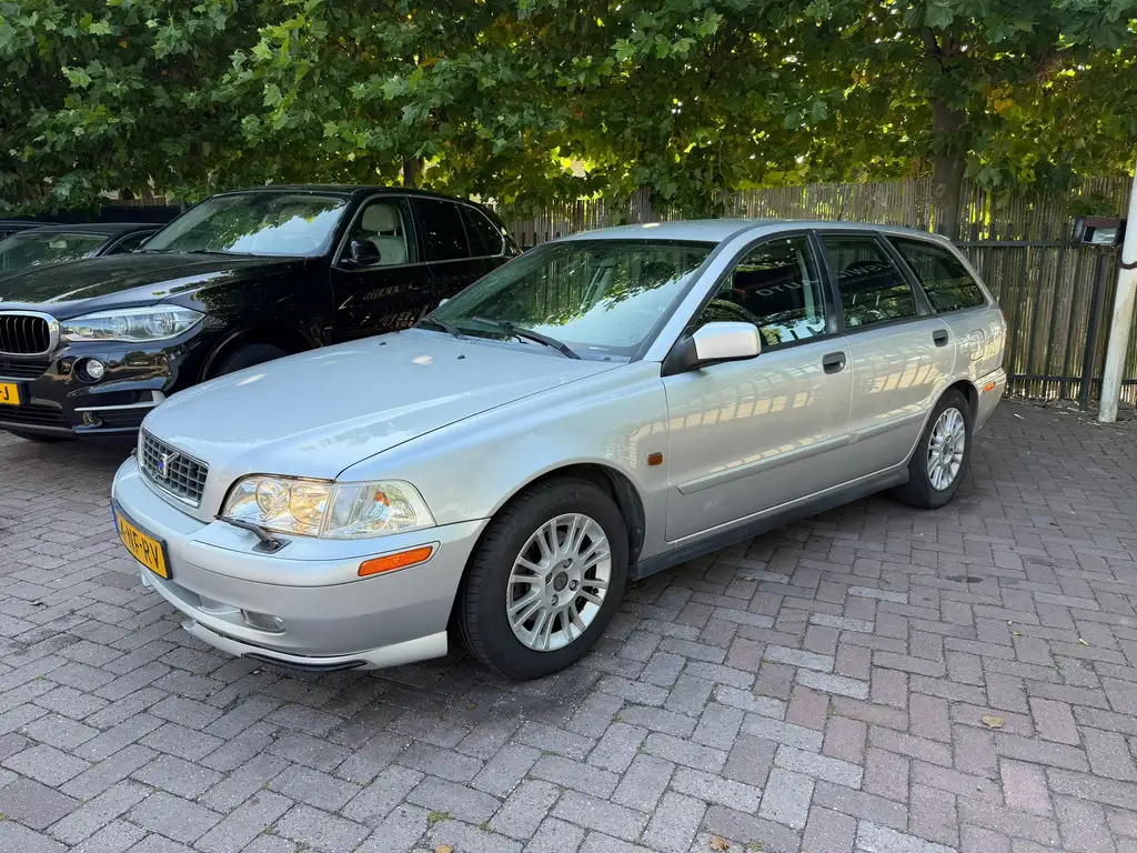 Volvo V40 2003 из Европы — купить под ключ