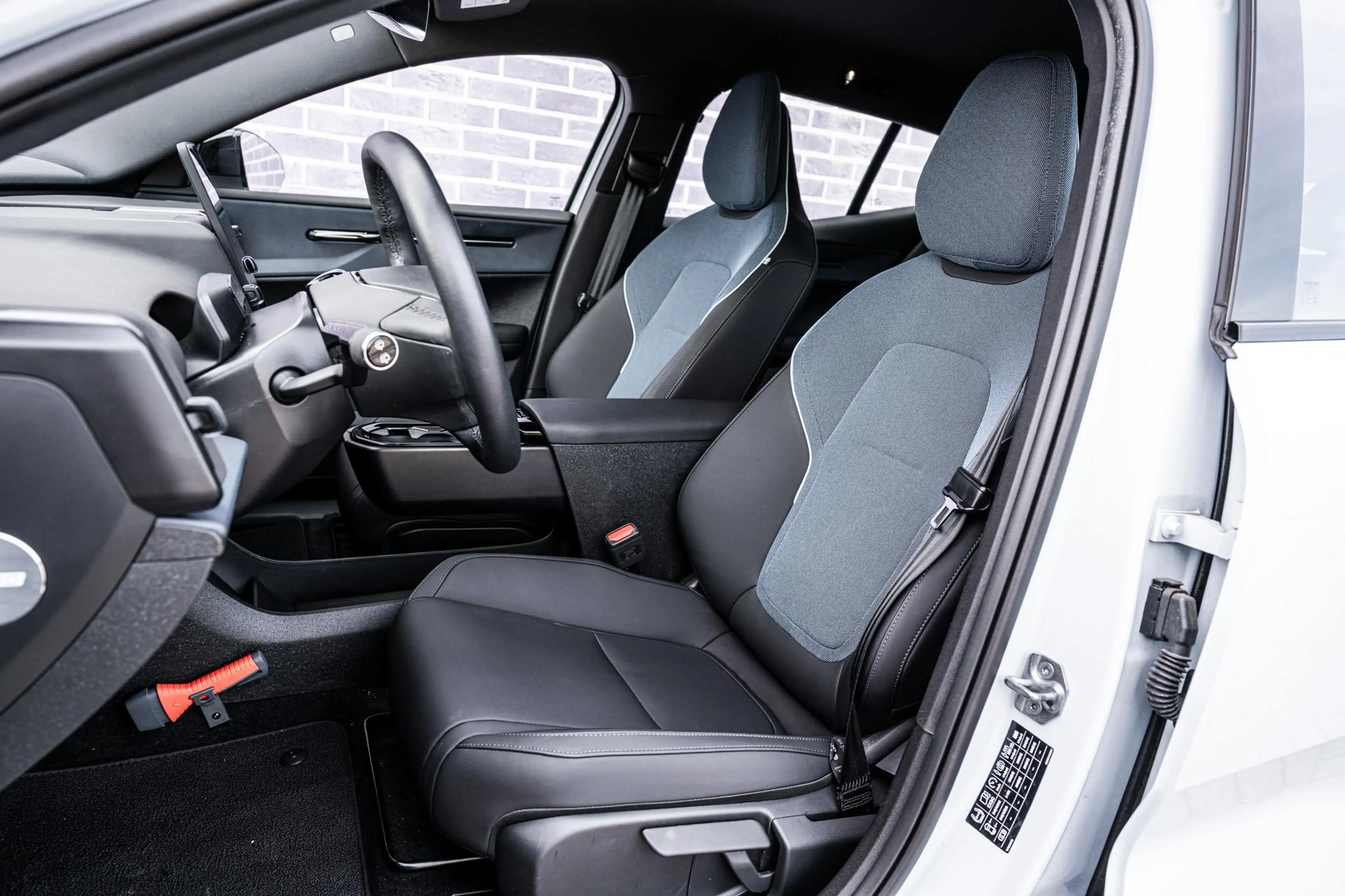 Volvo EX30 Single Motor Extended Range Plus 69 kWh | Stoel en — photo 6