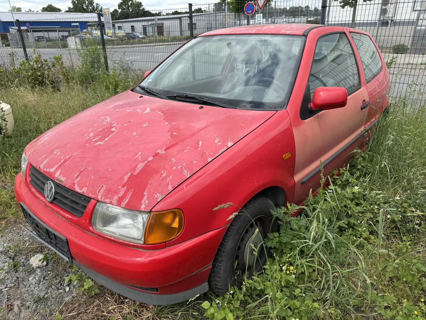 Volkswagen Polo 60 1.4 *KEIN TÜV + FAHRBERIT* Red - 2