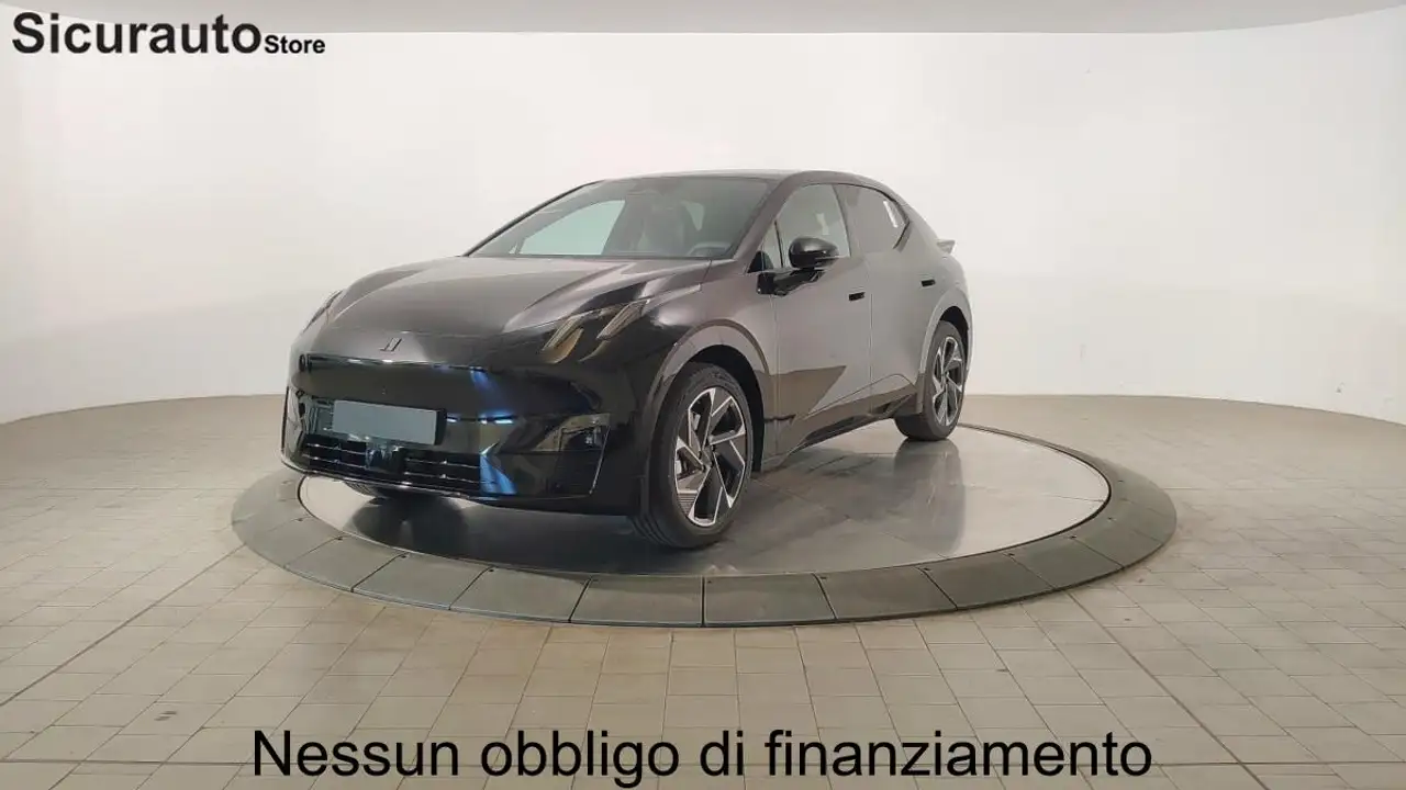 Lynk & Co 02