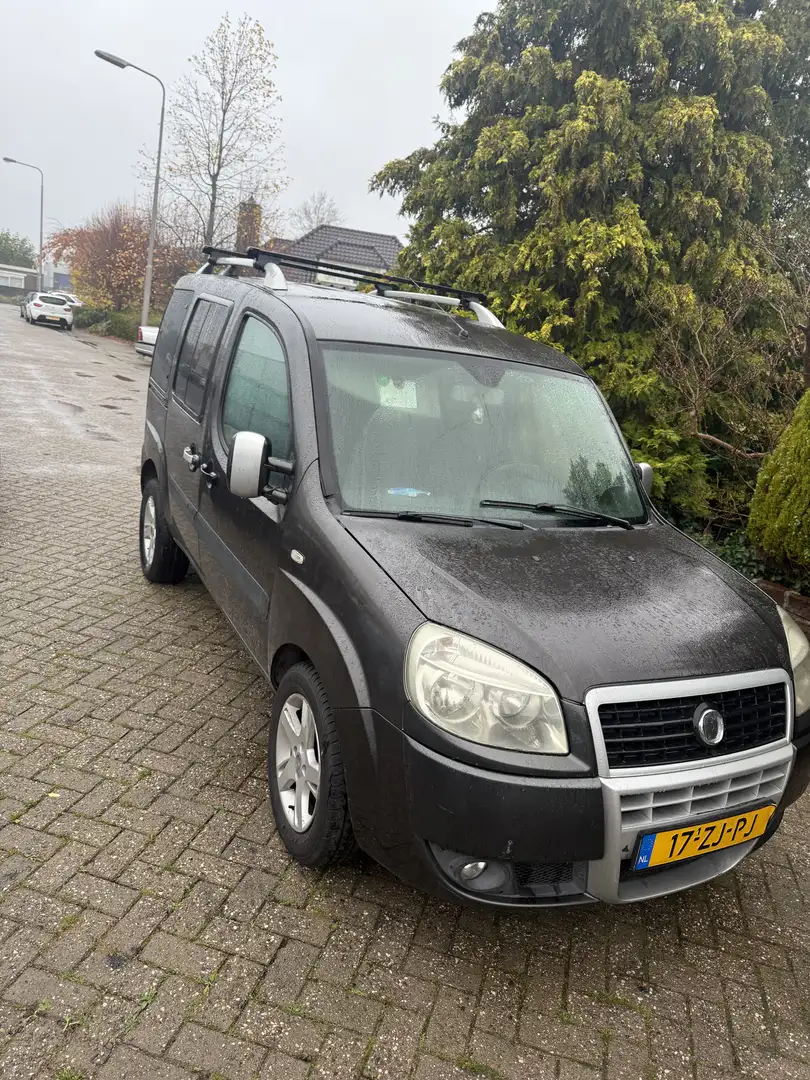 Fiat E-Doblo fiat Doblo Grijs - 2