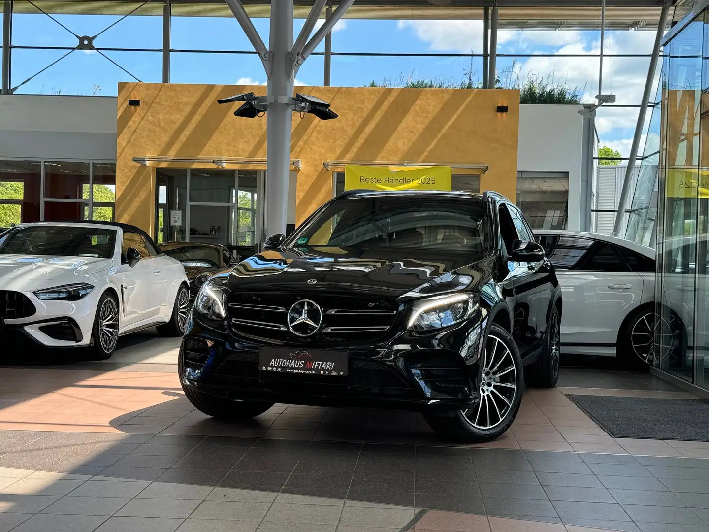 Mercedes-Benz GLC 300 4Matic AMG Line Comand HUD Burmester ILS 20" Negru - 1