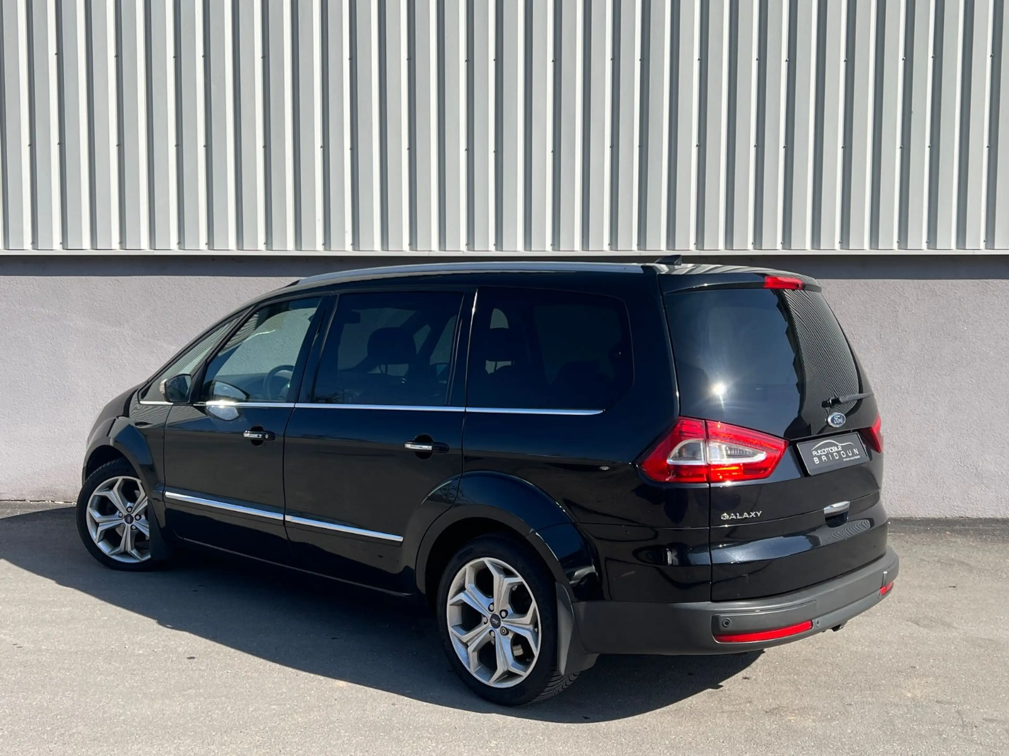 Ford Galaxy Titanium*PDC*NAVI*LEDER*7SITZER* — photo 4