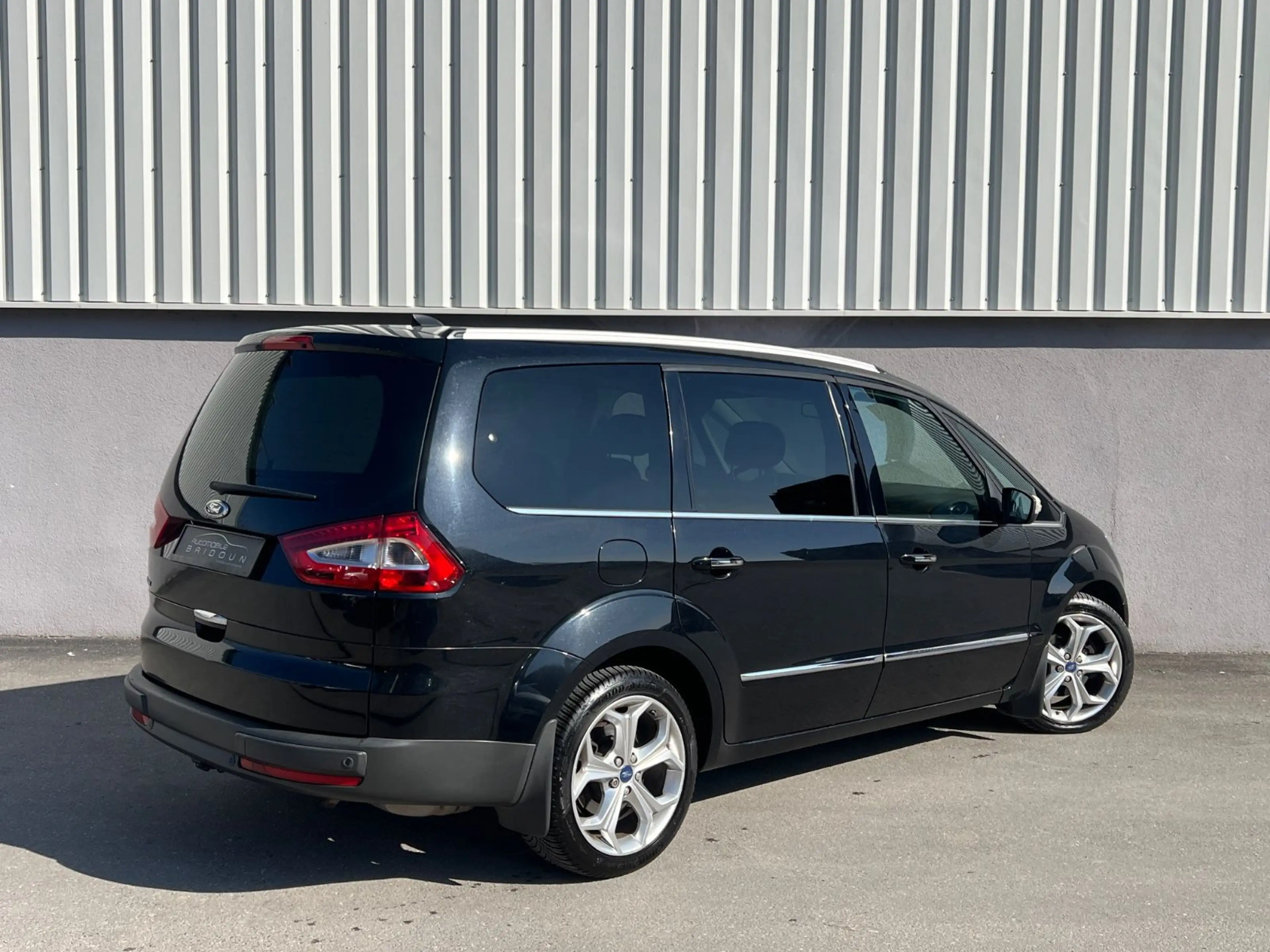 Ford Galaxy Titanium*PDC*NAVI*LEDER*7SITZER* — photo 3