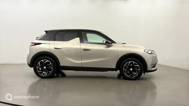 DS Automobiles DS 3 Crossback view 4