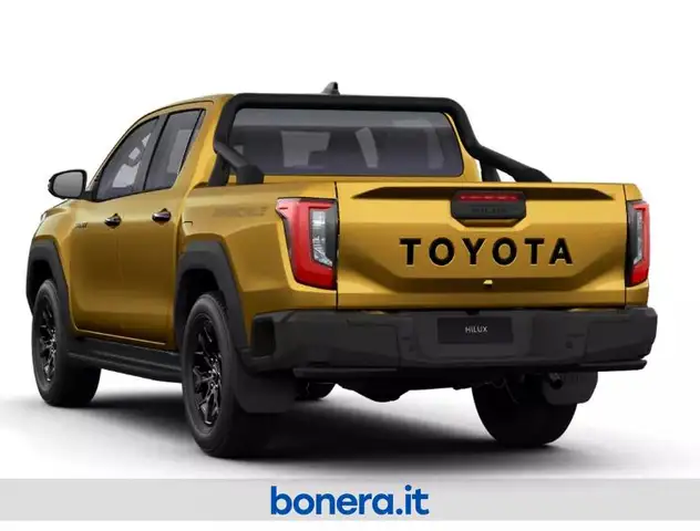 Toyota Hilux view 4
