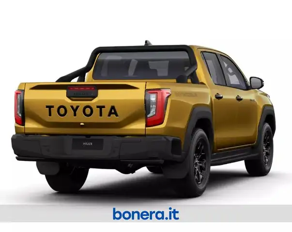 Toyota Hilux view 3