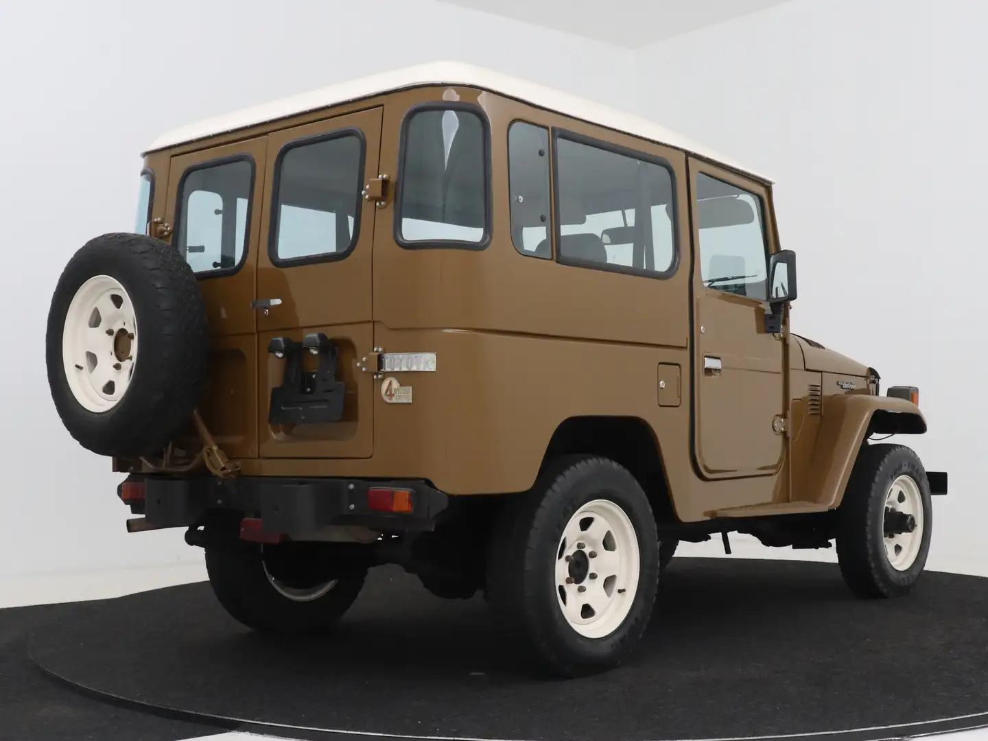 Toyota Land Cruiser 4.2 Bruin - 2