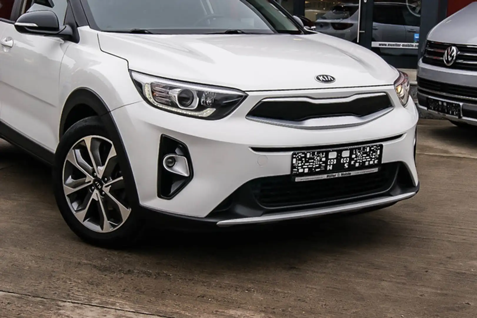 Kia Stonic 10 T-GDI DCT OPF Emotion AUTOMATIK 1.HAND Vision White - 2