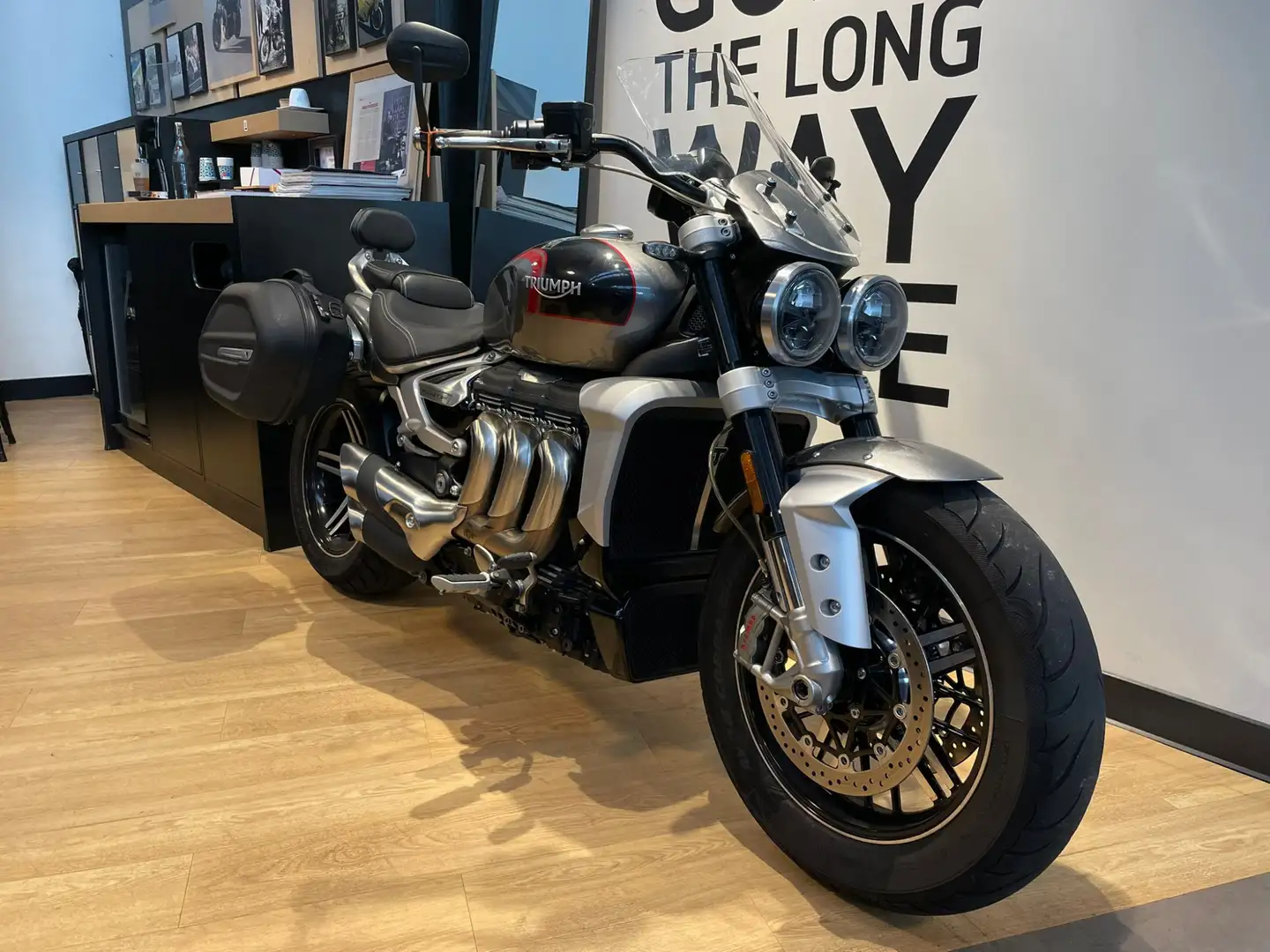 Triumph Rocket 3 GT Šedá - 1