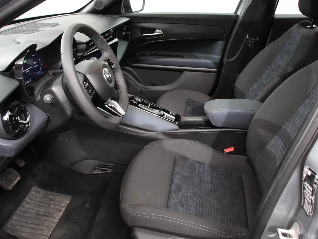 Alfa Romeo Junior 2025