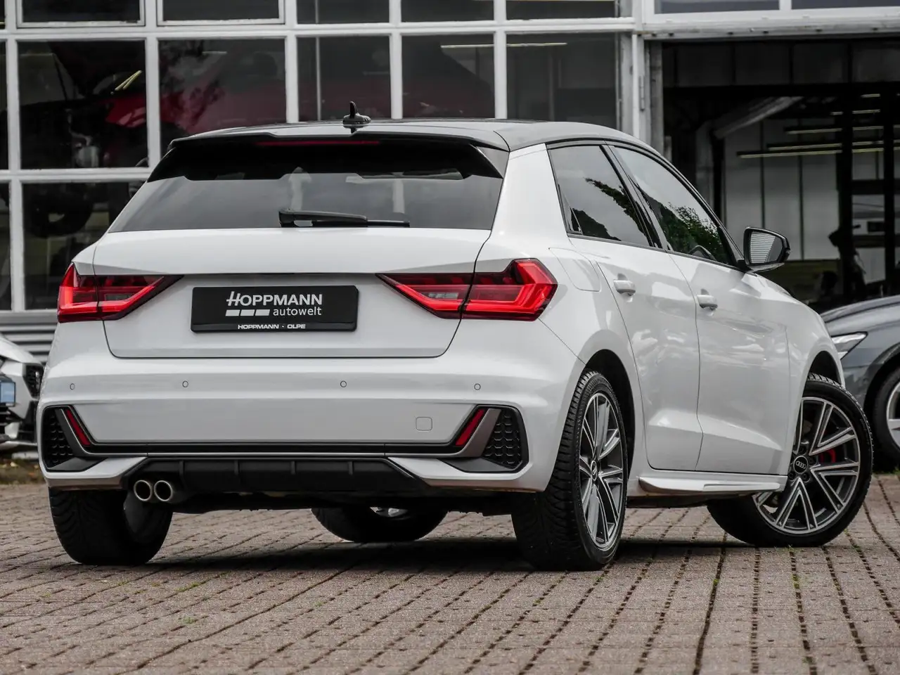 Audi A1 40 2.0 TFSI S line, миниатюра 3