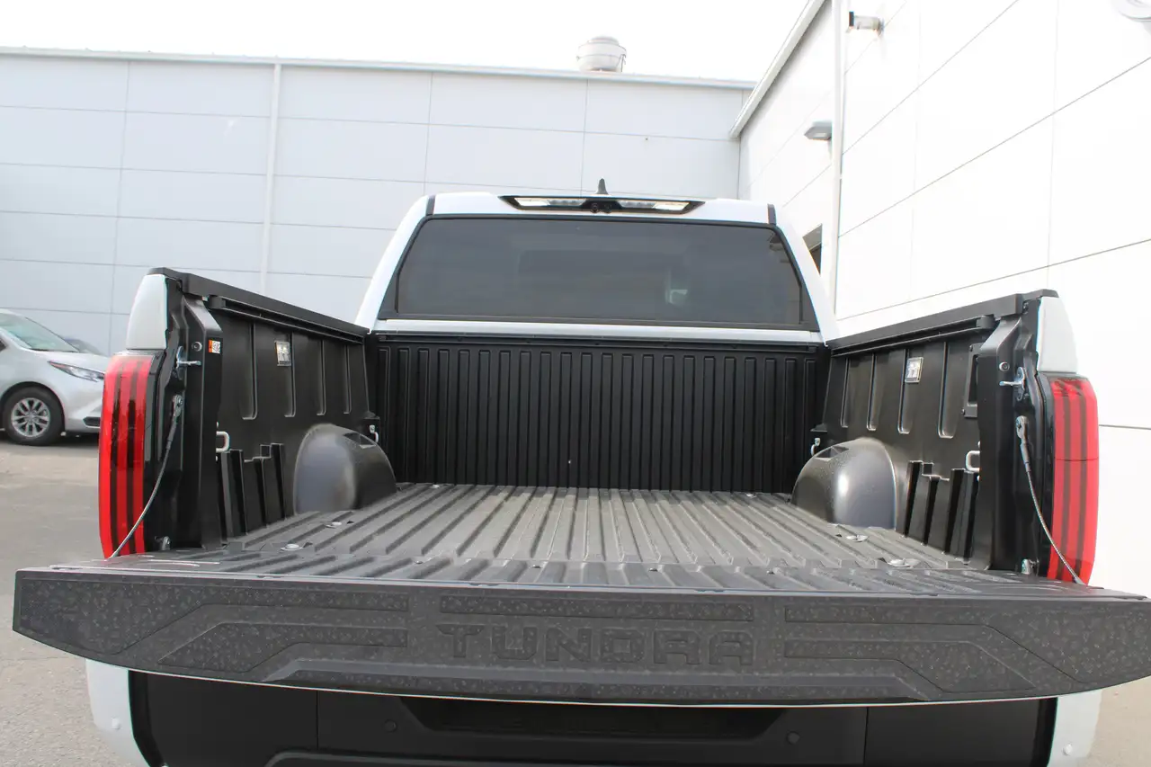 Toyota Tundra снимка Toyota Tundra