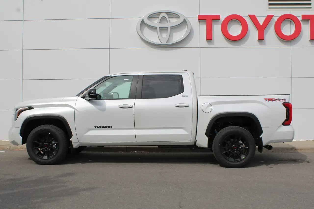 Toyota Tundra снимка Toyota Tundra