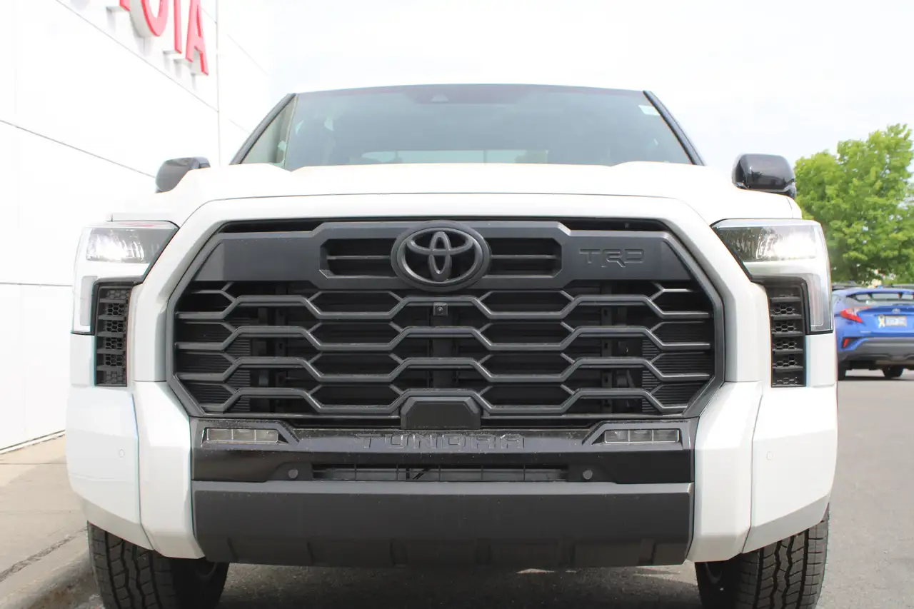 Toyota Tundra снимка Toyota Tundra