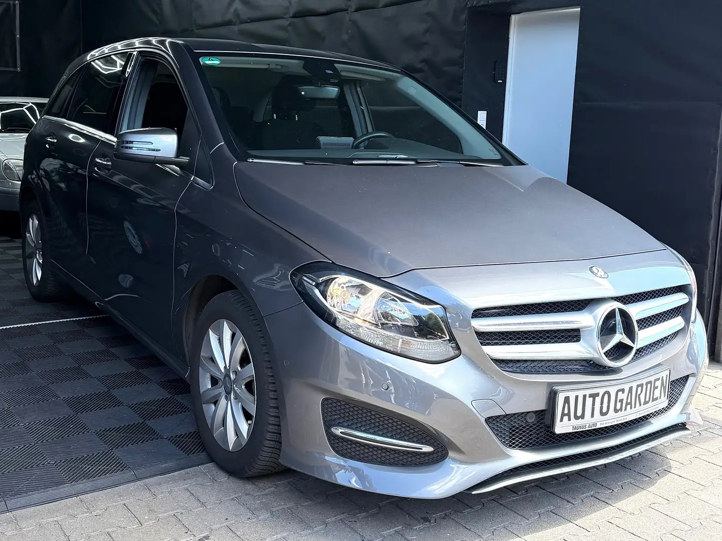 Mercedes-Benz B 180 B 180 CDI Grijs - 1
