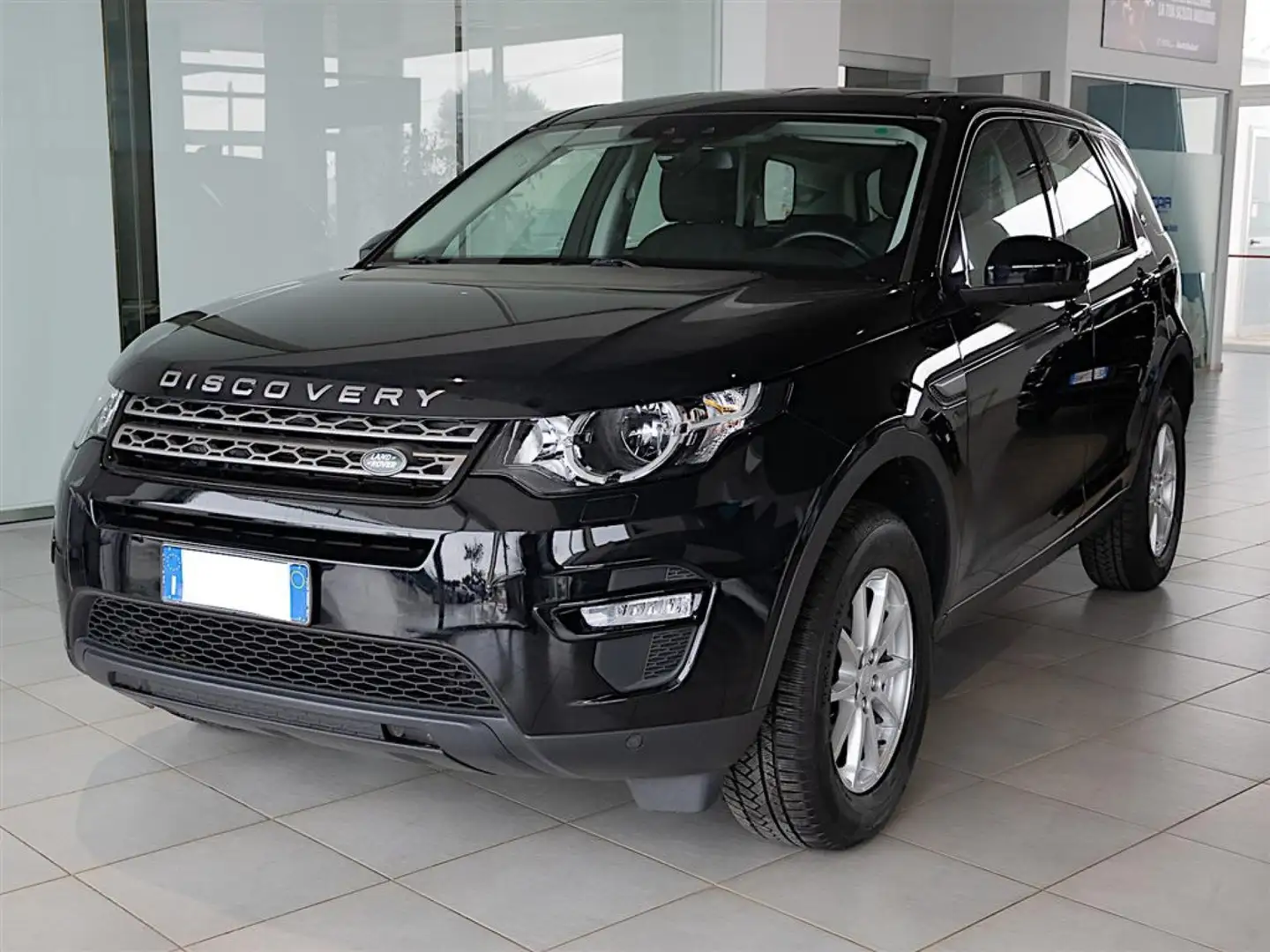 Land Rover Discovery SE AWD 2.0 TD4 150cv Business Premium edition Černá - 1