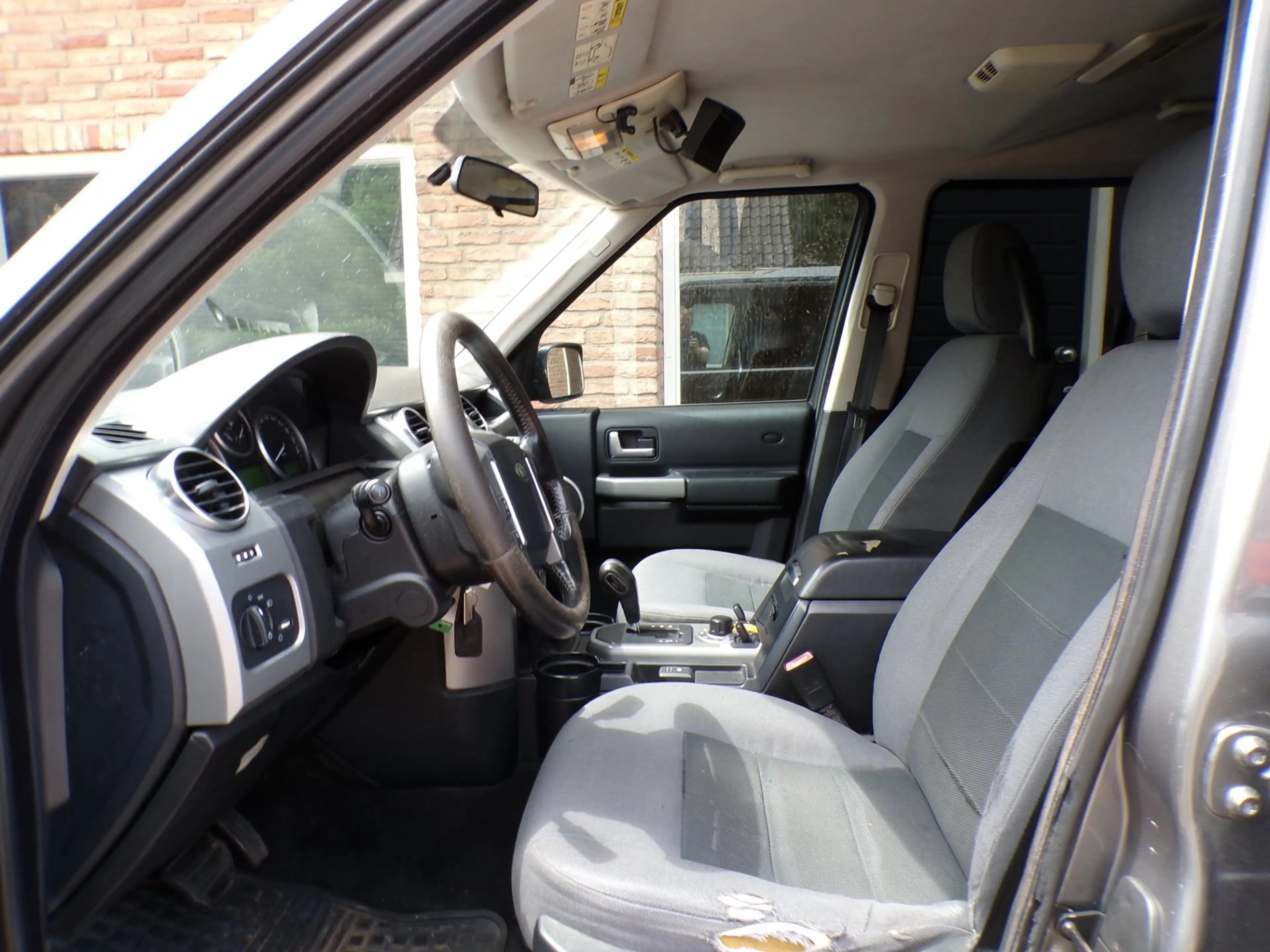 Land Rover Discovery 2.7 TdV6 SE Automaat / Grijs Kenteken — photo 4