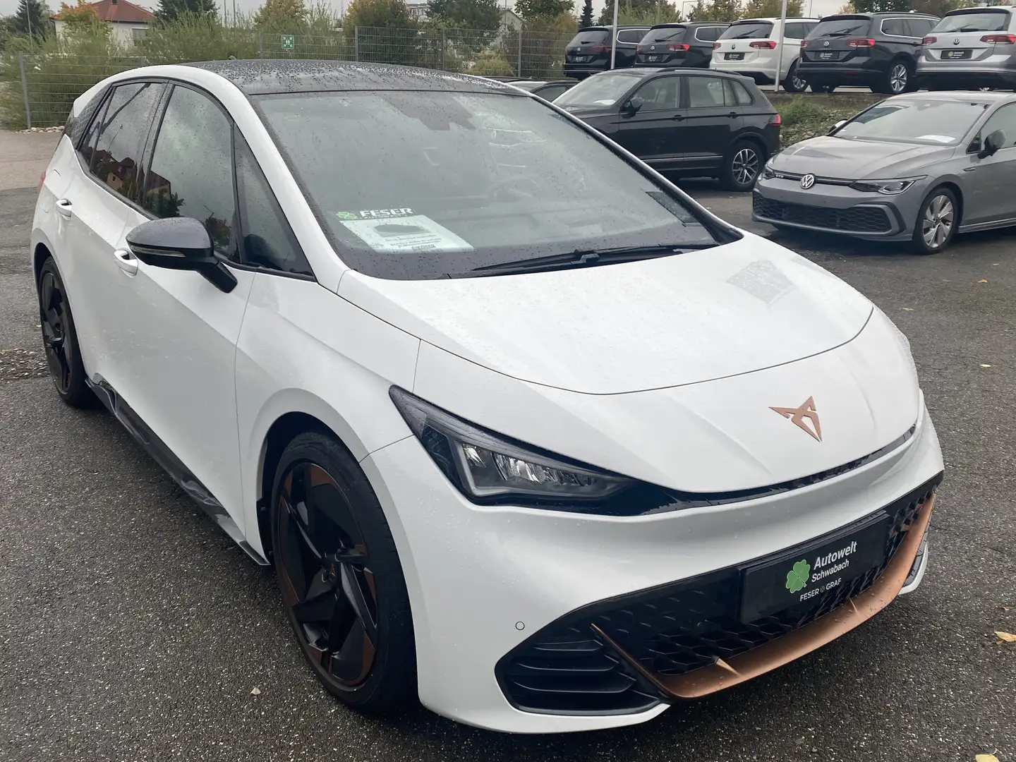 CUPRA Born 58 KW PANO APP SHZ NAVI HEADUP WÄRMEPUMPE Weiß - 2
