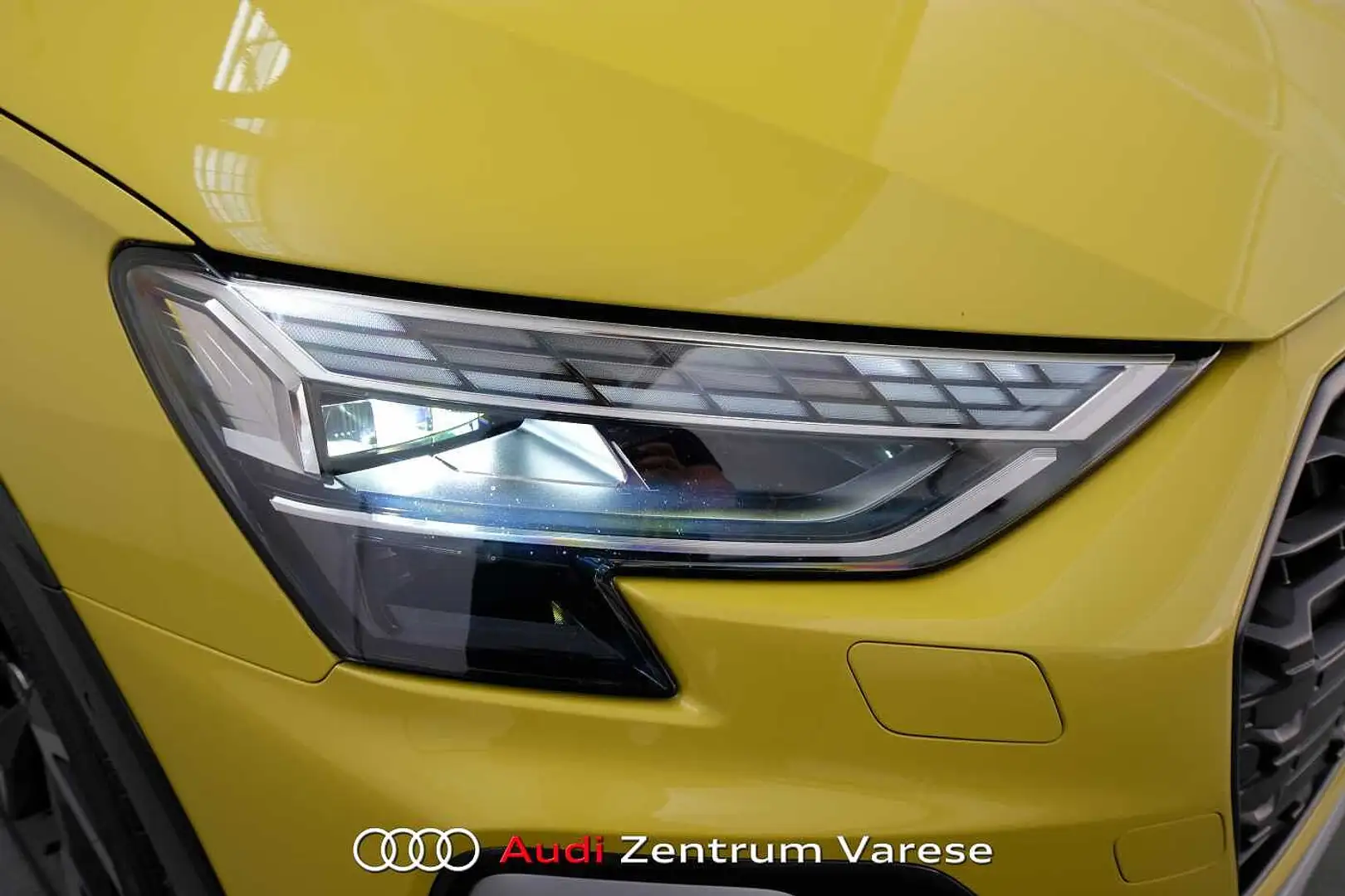 Audi A3 Allstreet 35 TFSI 150CV MHEV Stronic Identity Cont Jaune - 2